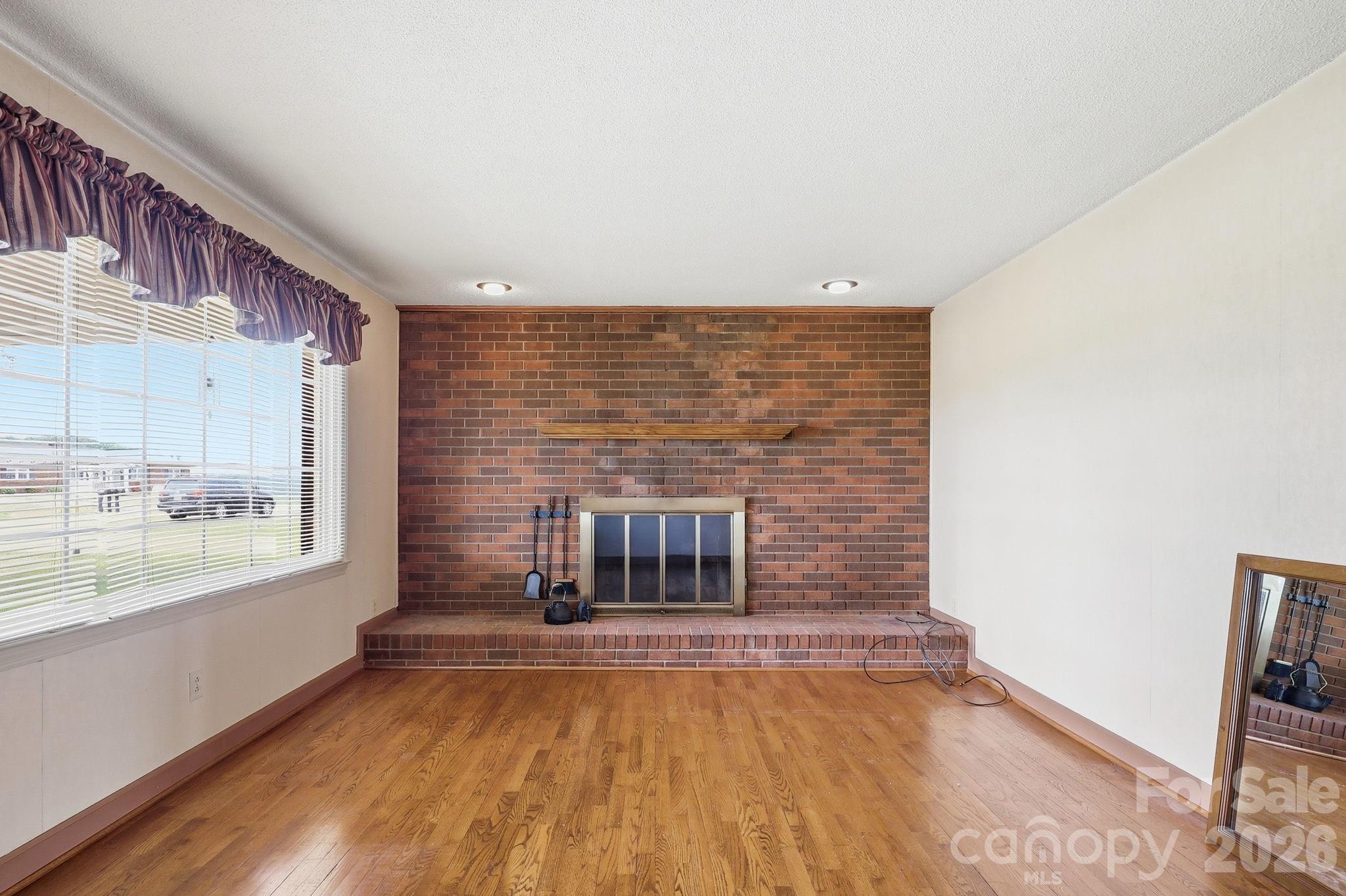 1913 Nebo Road Property Photo 10