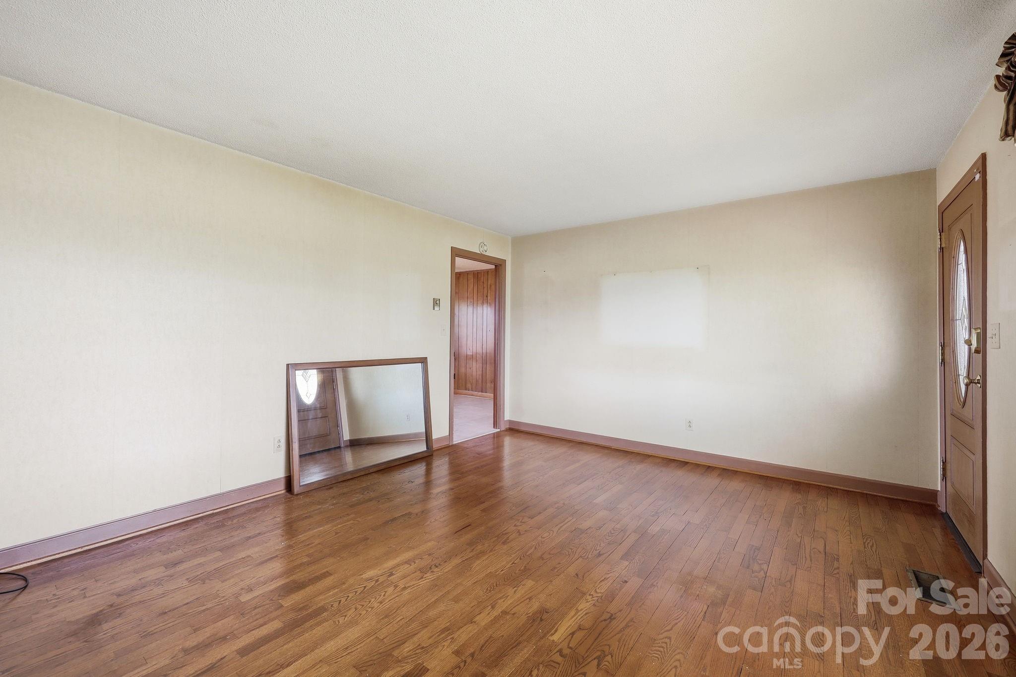 1913 Nebo Road Property Photo 11