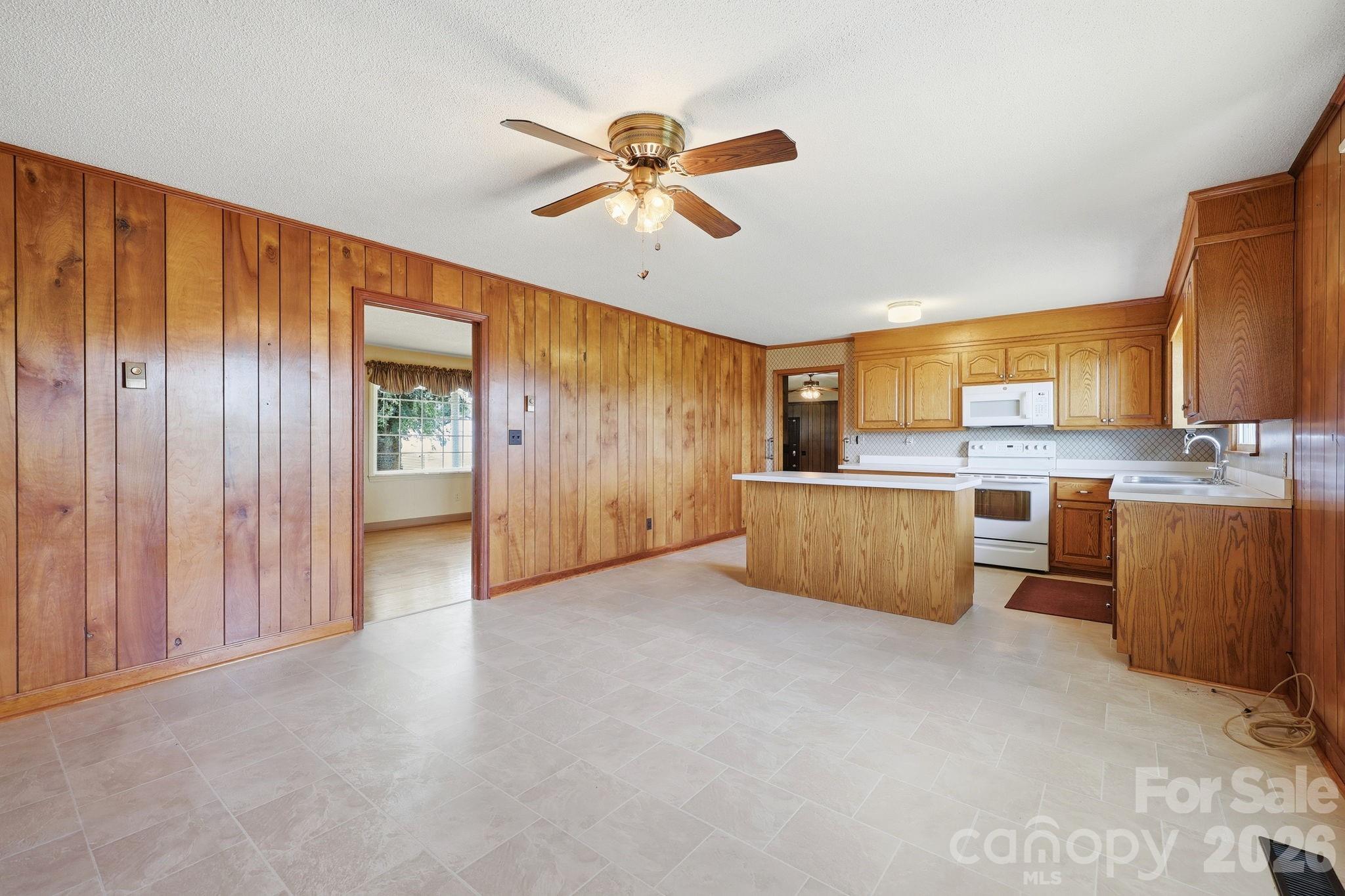 1913 Nebo Road Property Photo 12