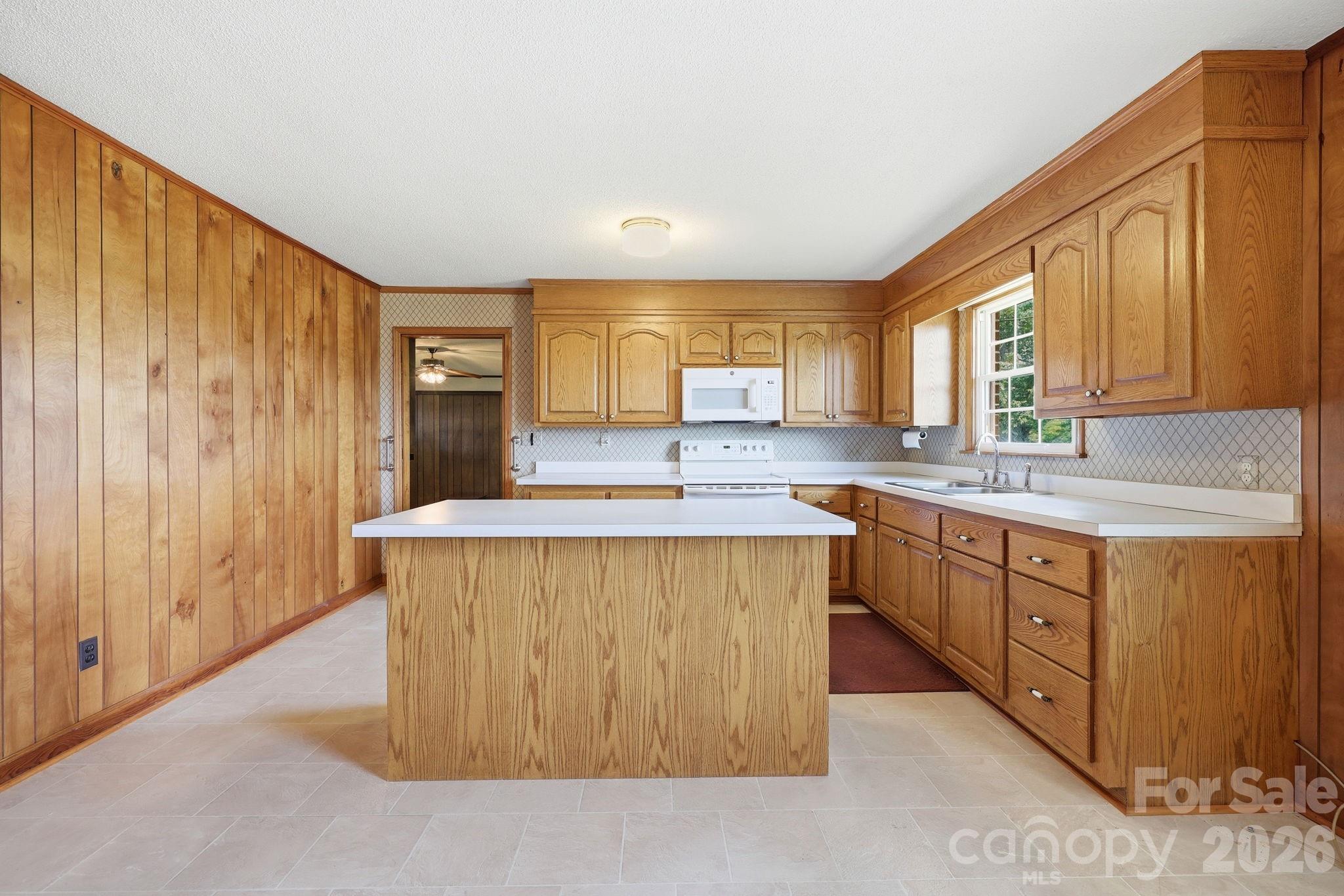 1913 Nebo Road Property Photo 13