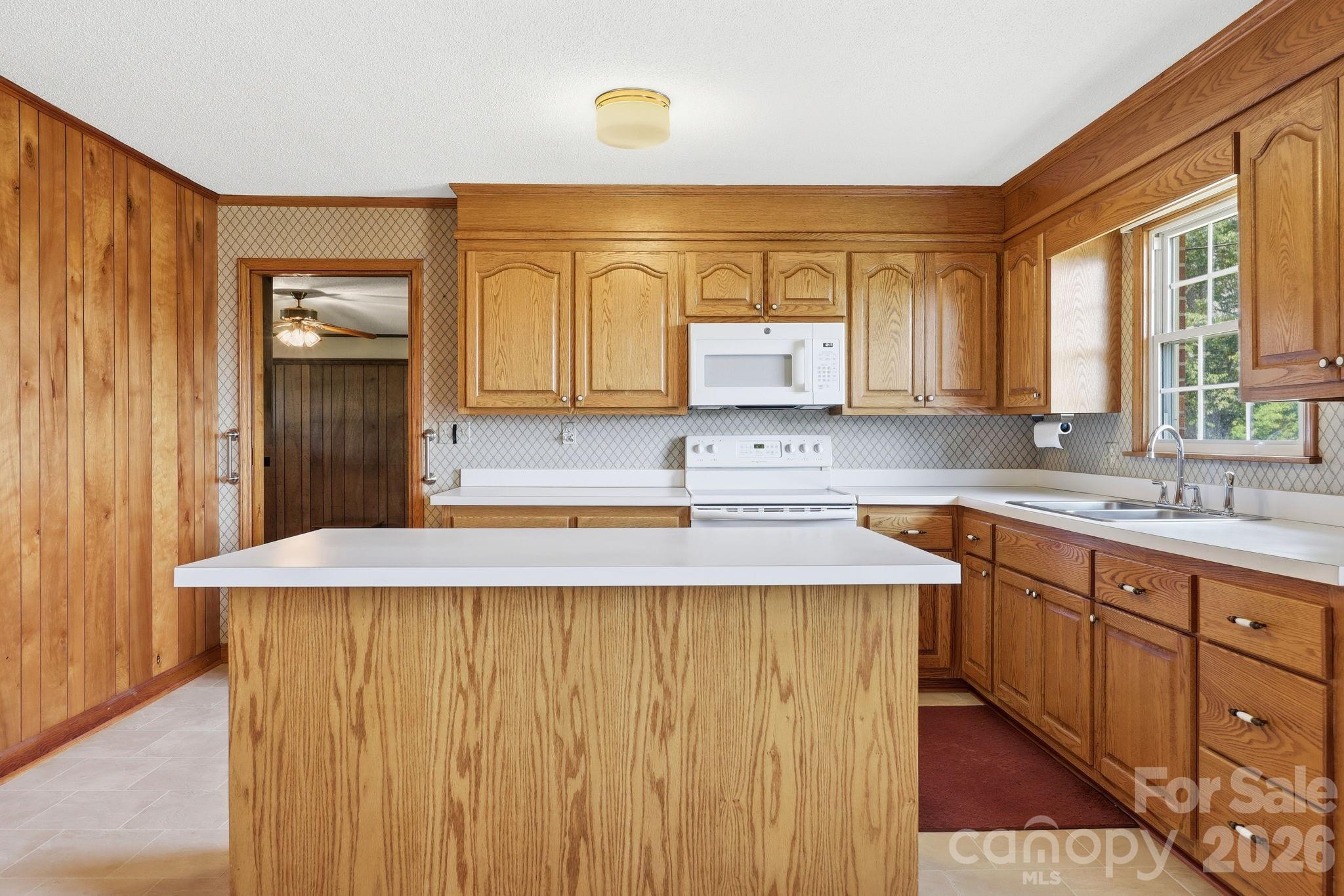 1913 Nebo Road Property Photo 14