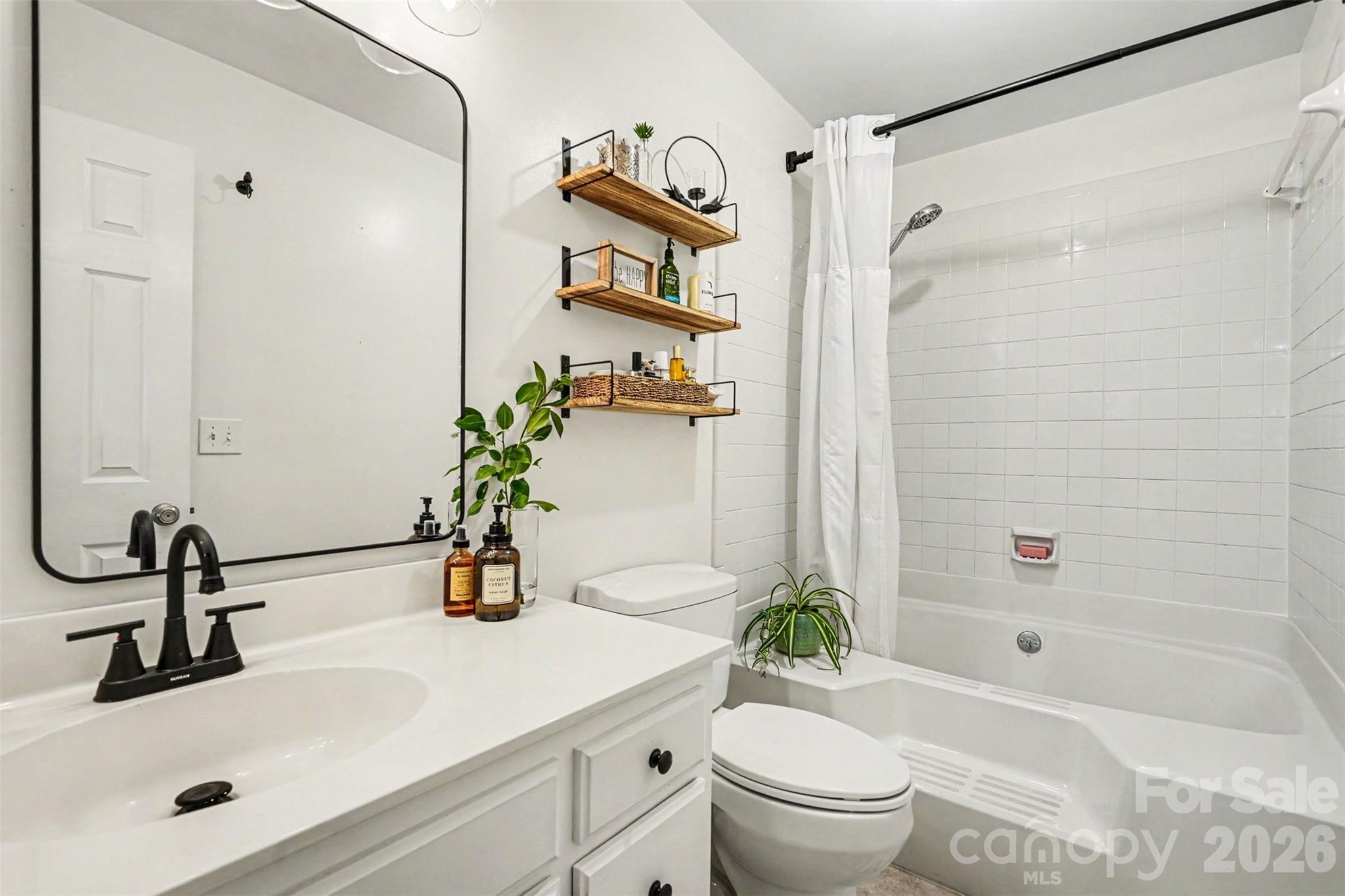 8521 Milton Morris Drive Property Photo 13