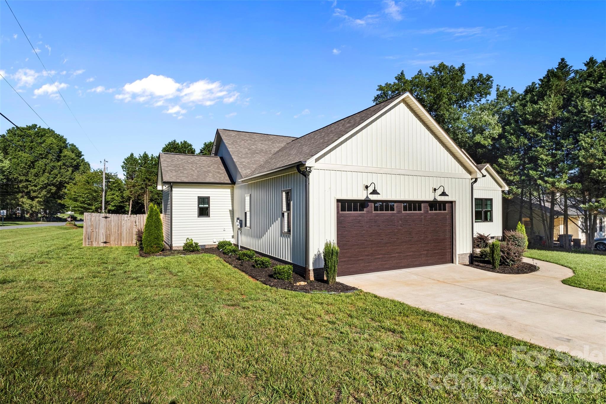 2616 Teague Street Property Photo 4