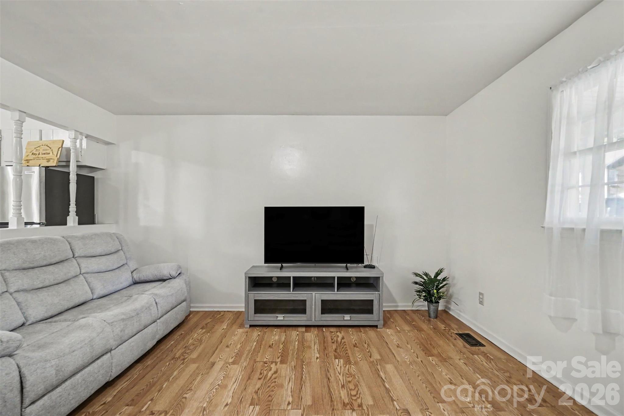 308 N Carpenter Street Property Photo 6