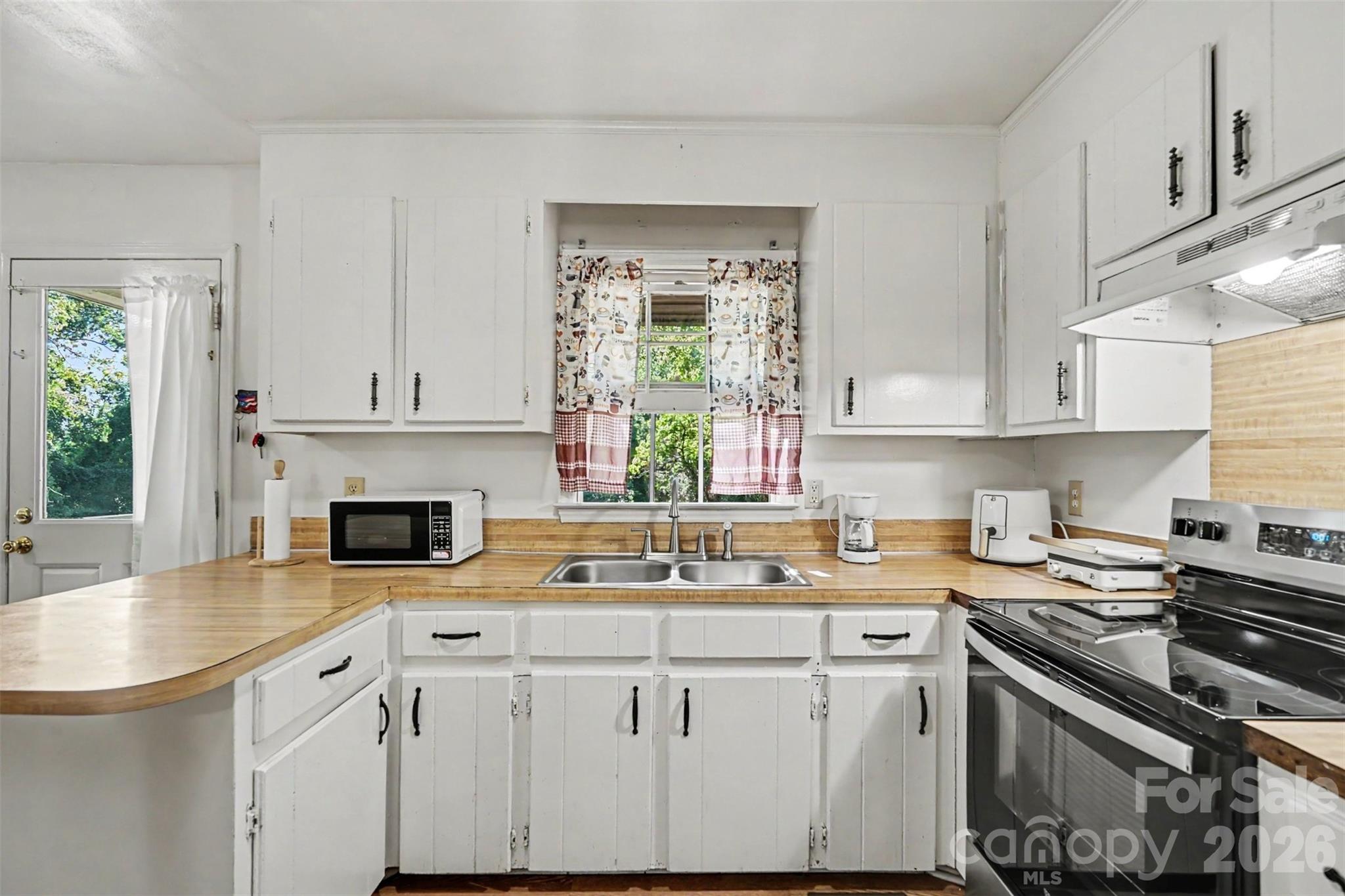 308 N Carpenter Street Property Photo 7