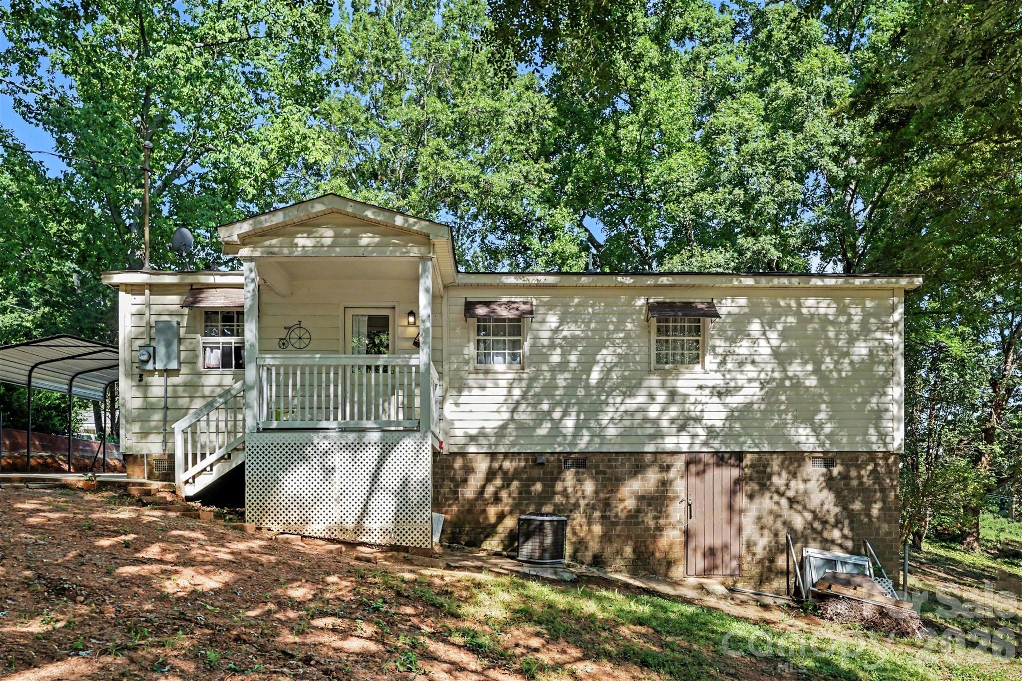 308 N Carpenter Street Property Photo 17