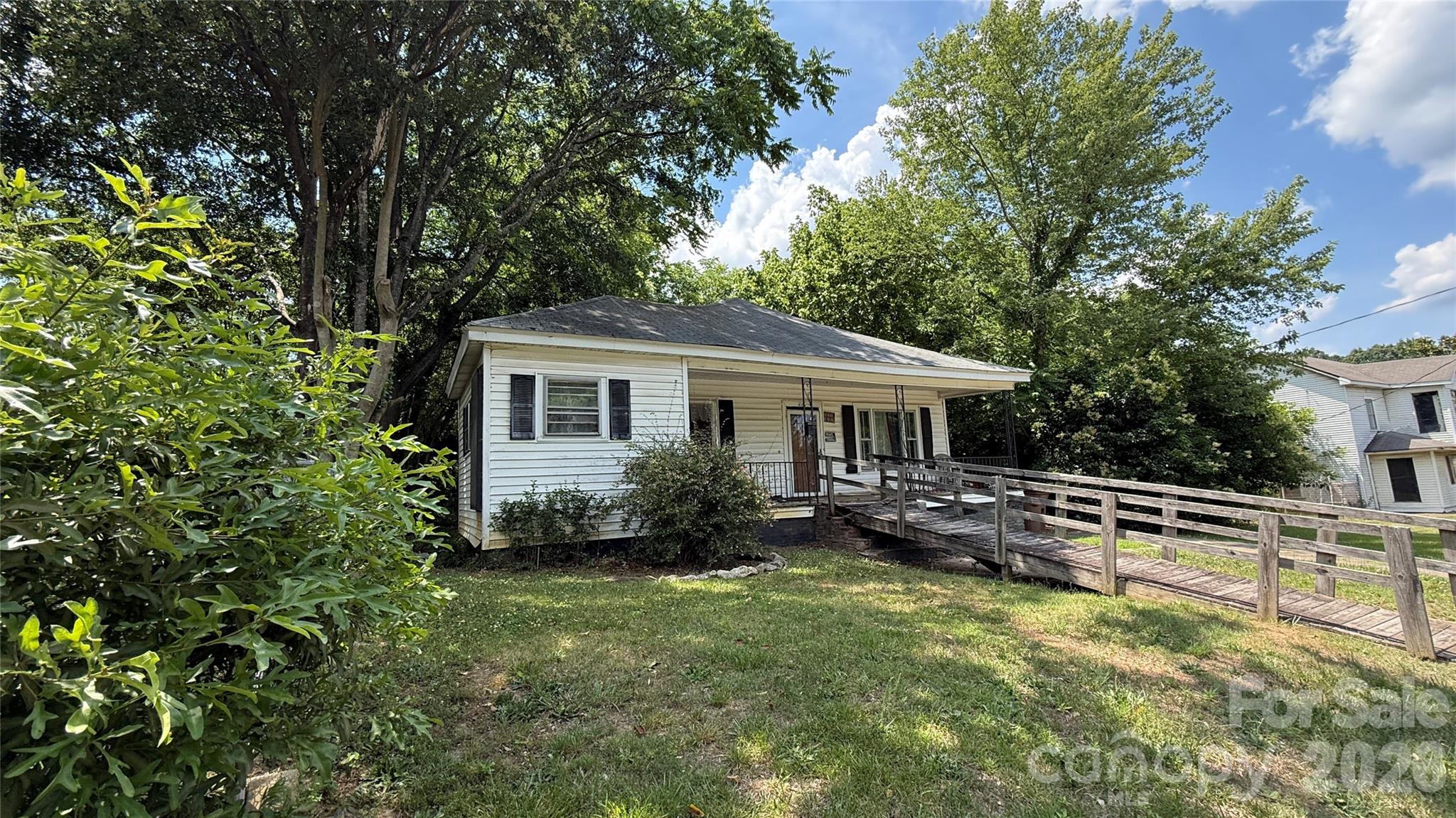 416 Martin Street Property Photo 4