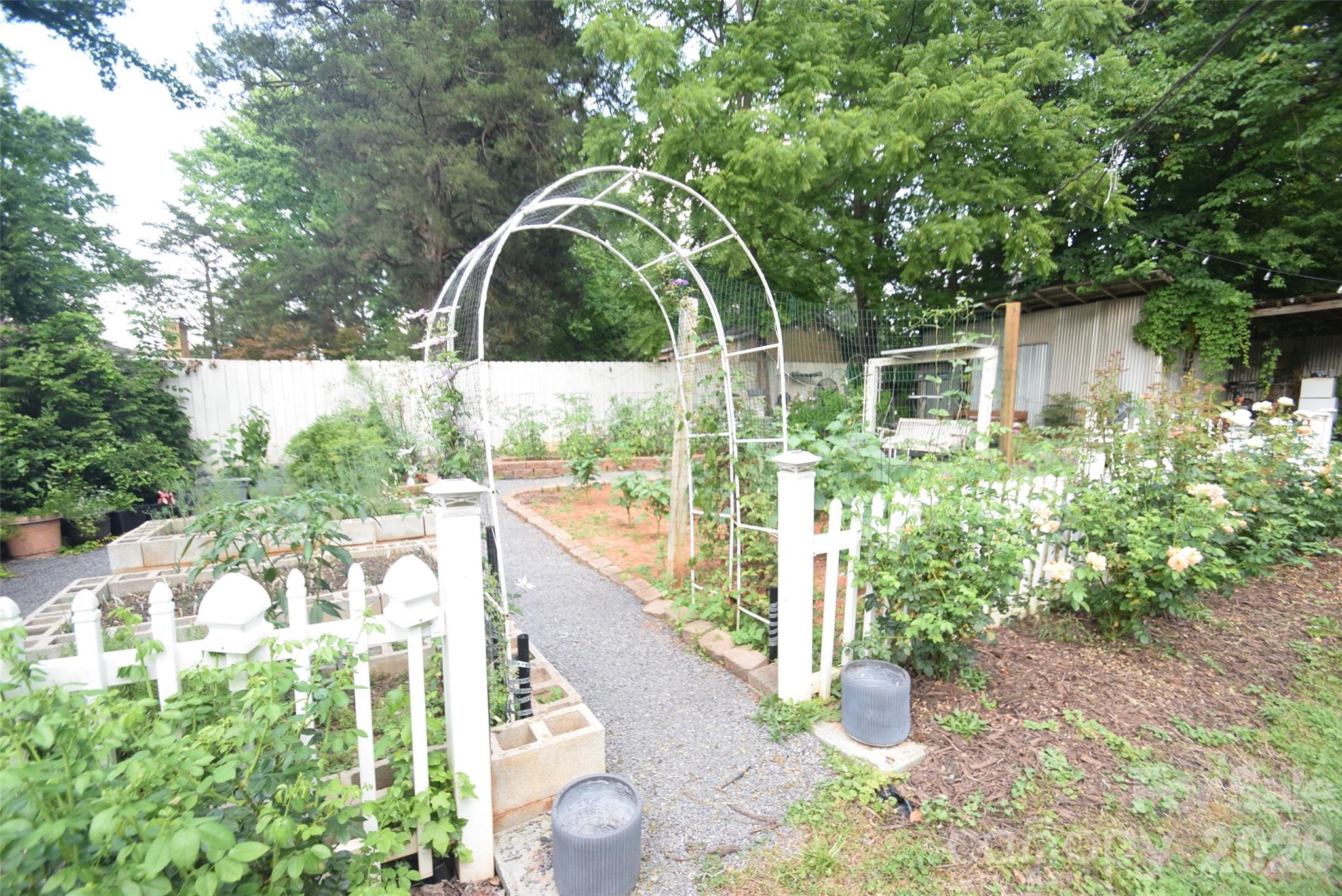 8202 Lawyers Road Property Photo 10