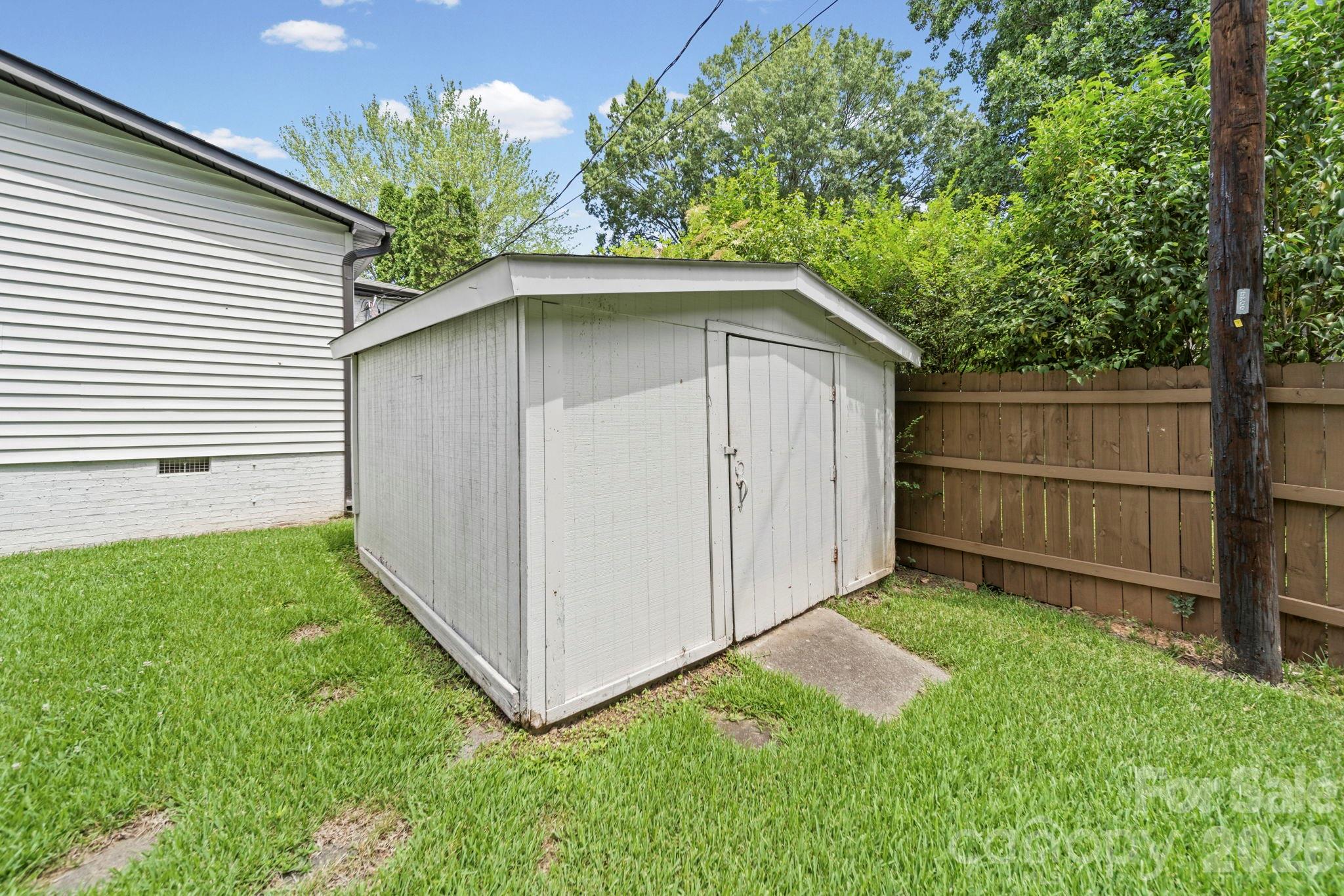 4919 Seacroft Road Property Photo 28