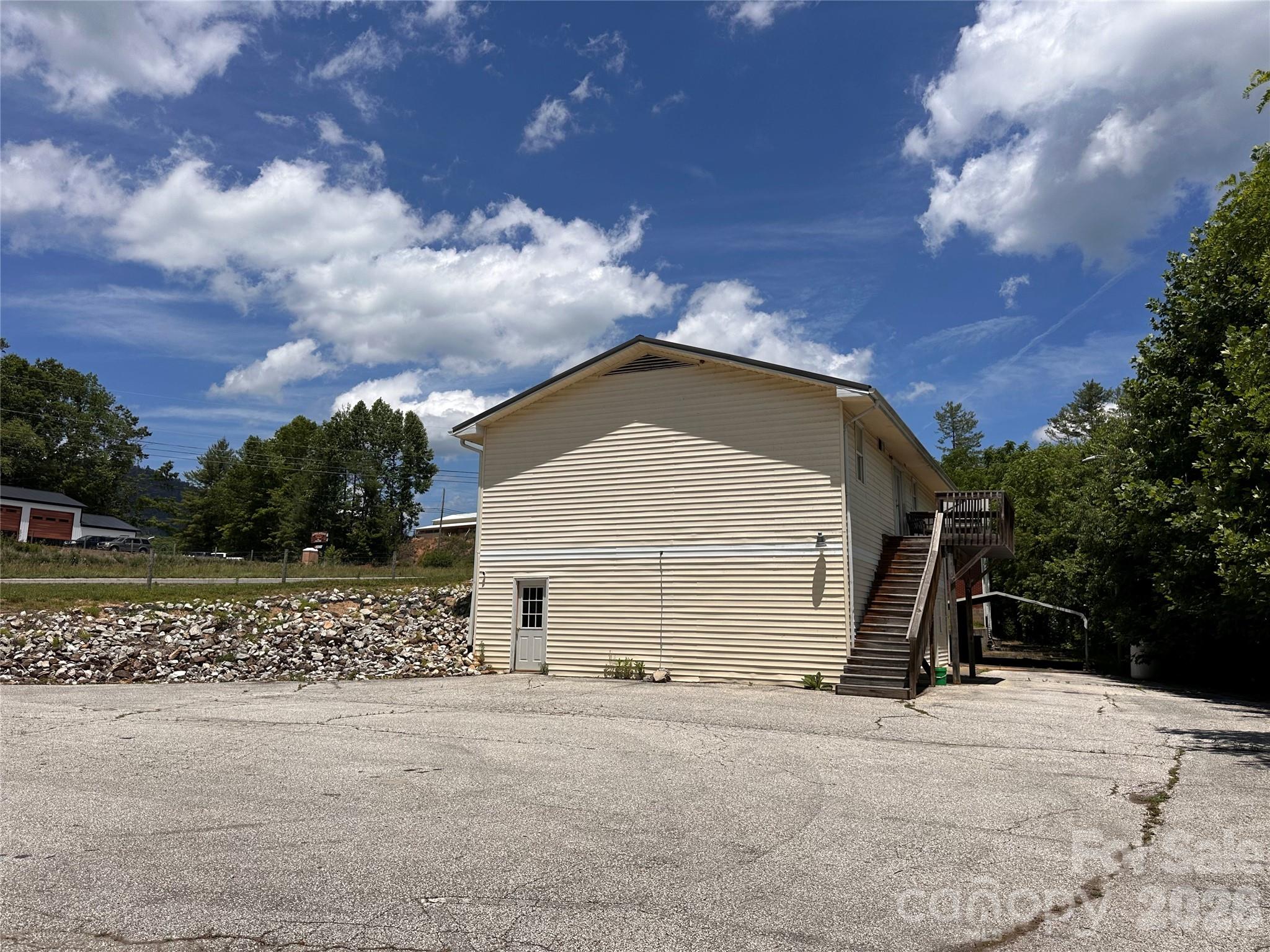 422 Us Highway 19e Highway Property Photo 16