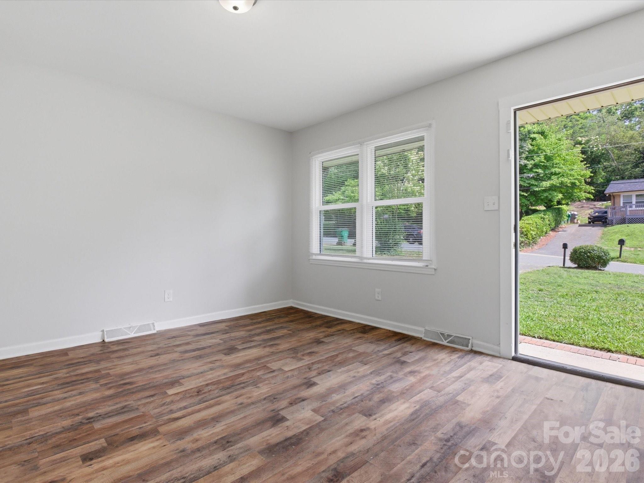 622 Dunbrook Lane Property Photo 3