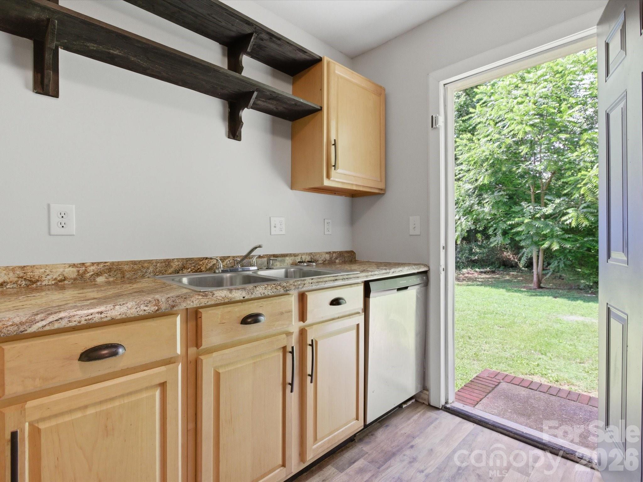 622 Dunbrook Lane Property Photo 11