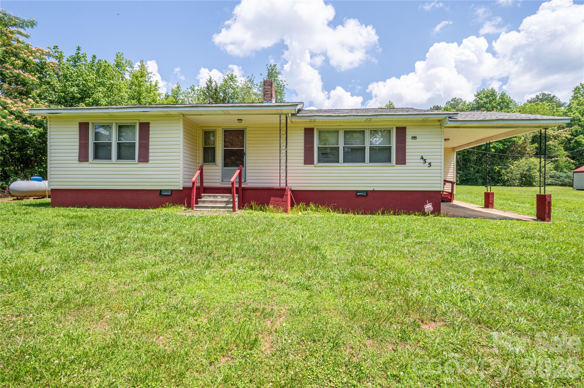 455 Huffman Road Property Photo 1