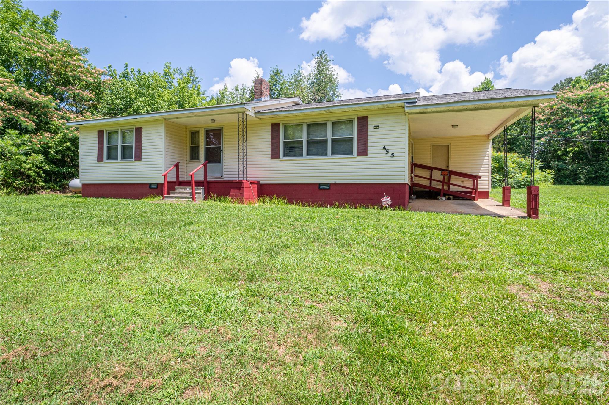 455 Huffman Road Property Photo 3