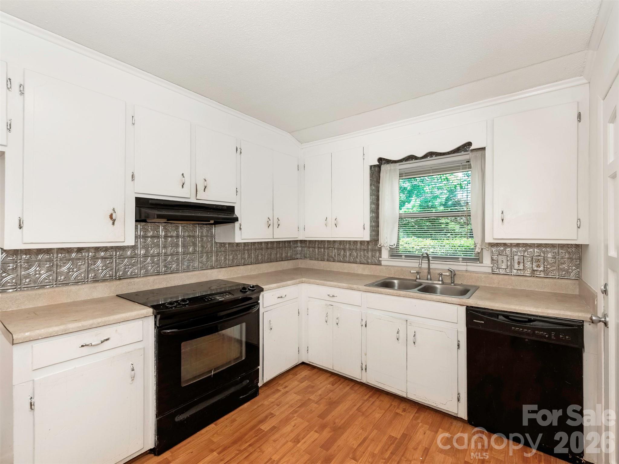 8121 Greenbrook Road Property Photo 10