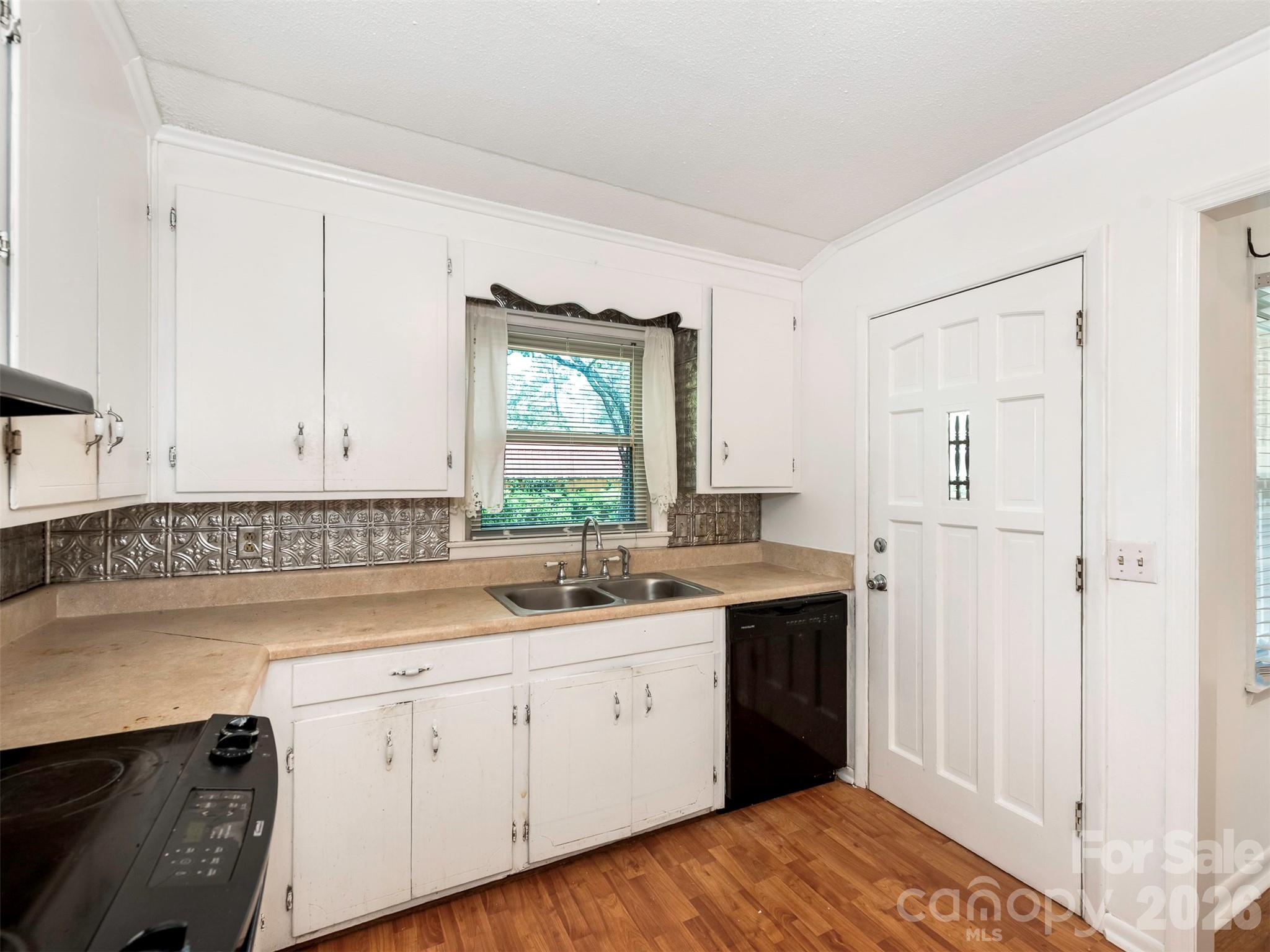 8121 Greenbrook Road Property Photo 11