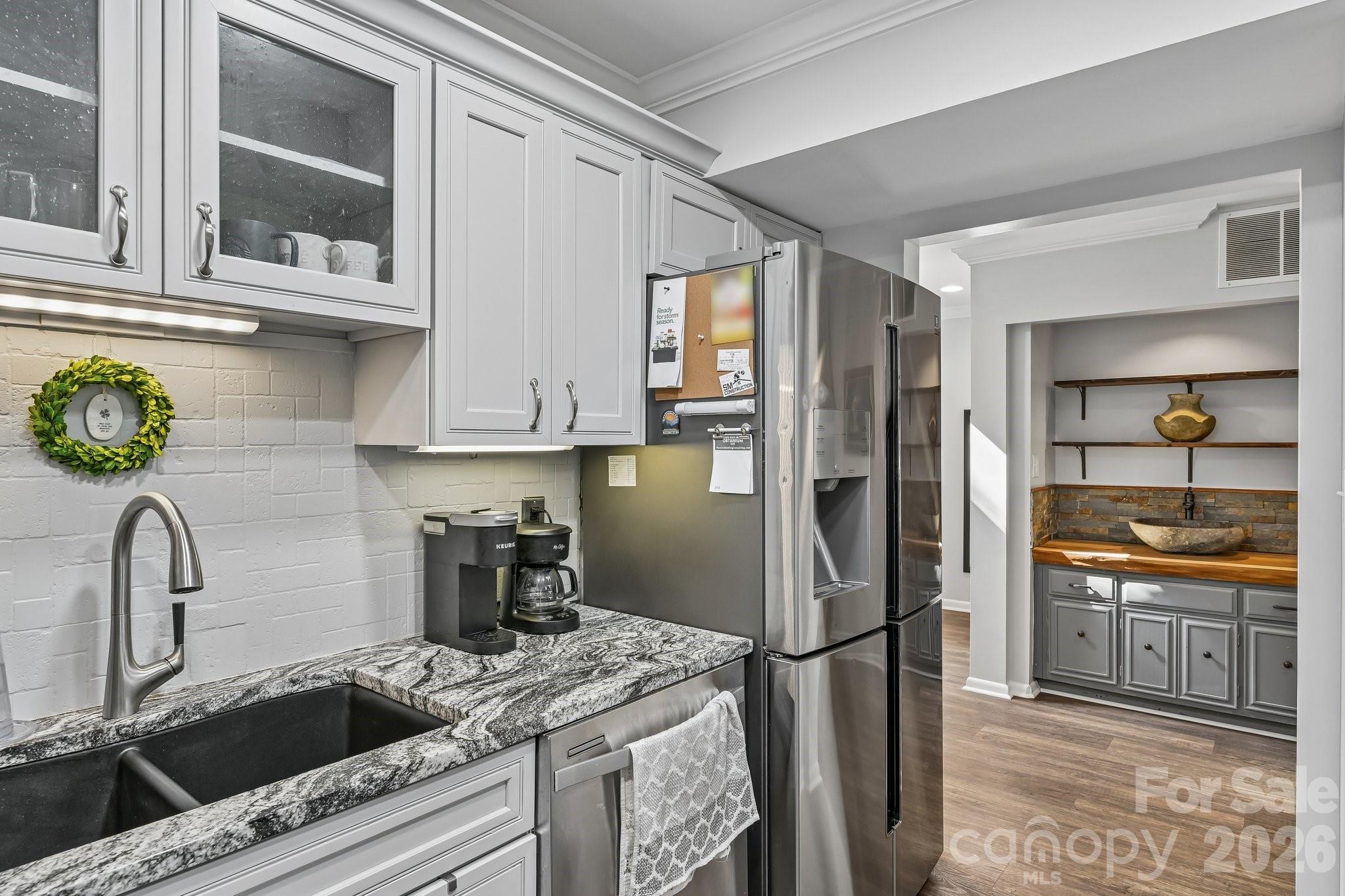 125 Pine Grove Circle Property Photo 16