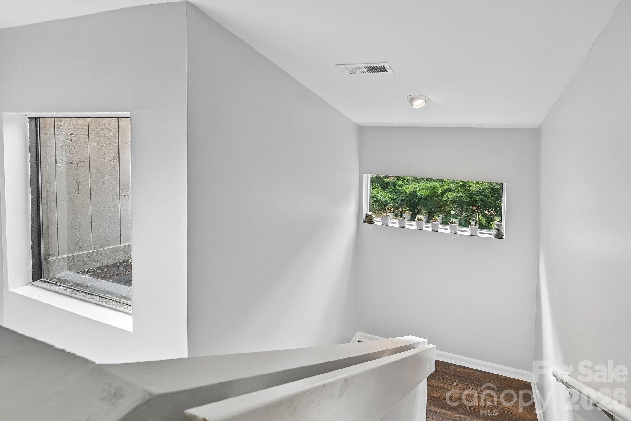 125 Pine Grove Circle Property Photo 17