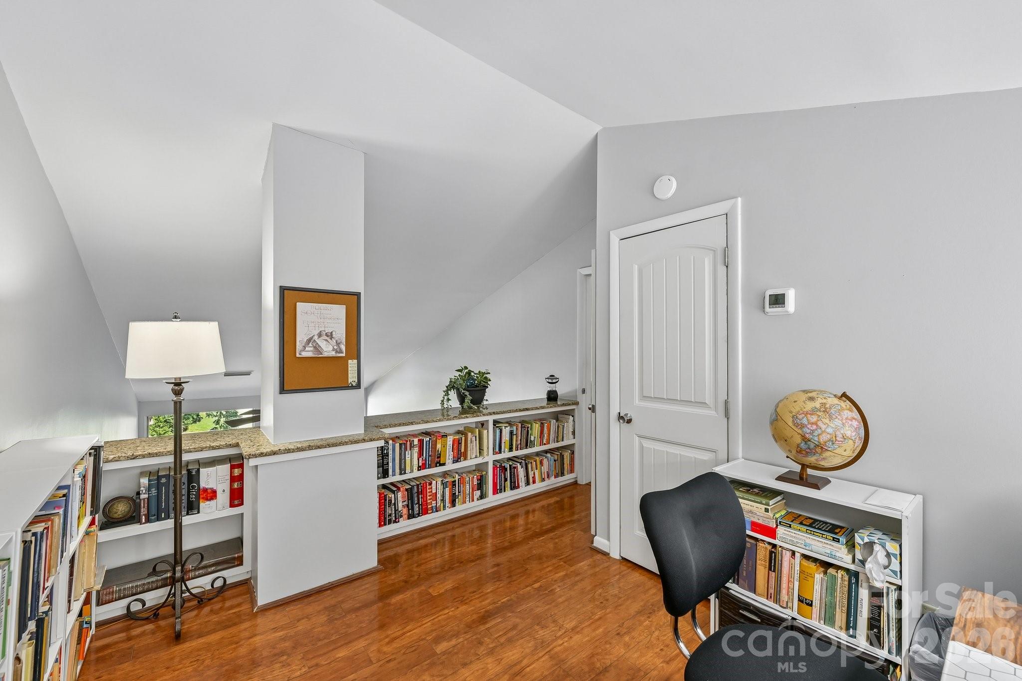 125 Pine Grove Circle Property Photo 18