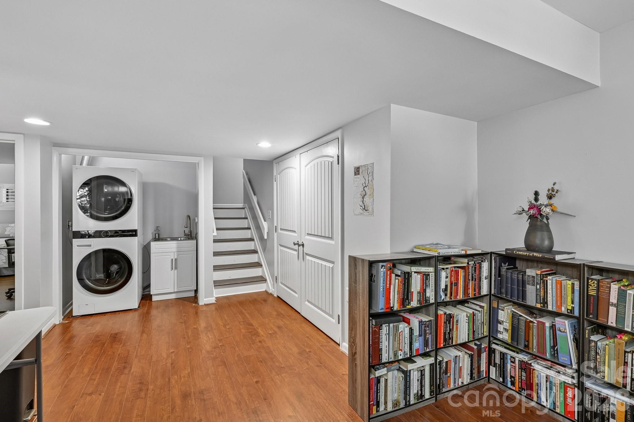 125 Pine Grove Circle Property Photo 32