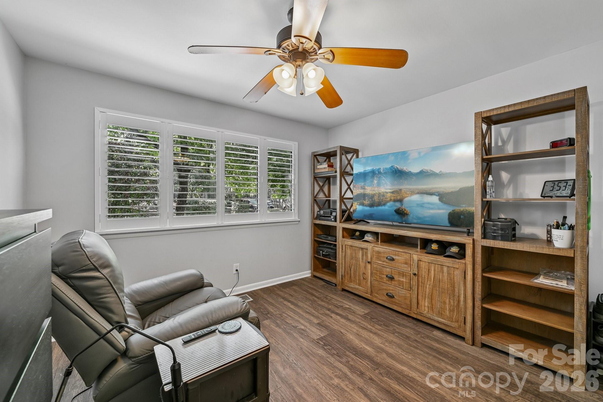 125 Pine Grove Circle Property Photo 34