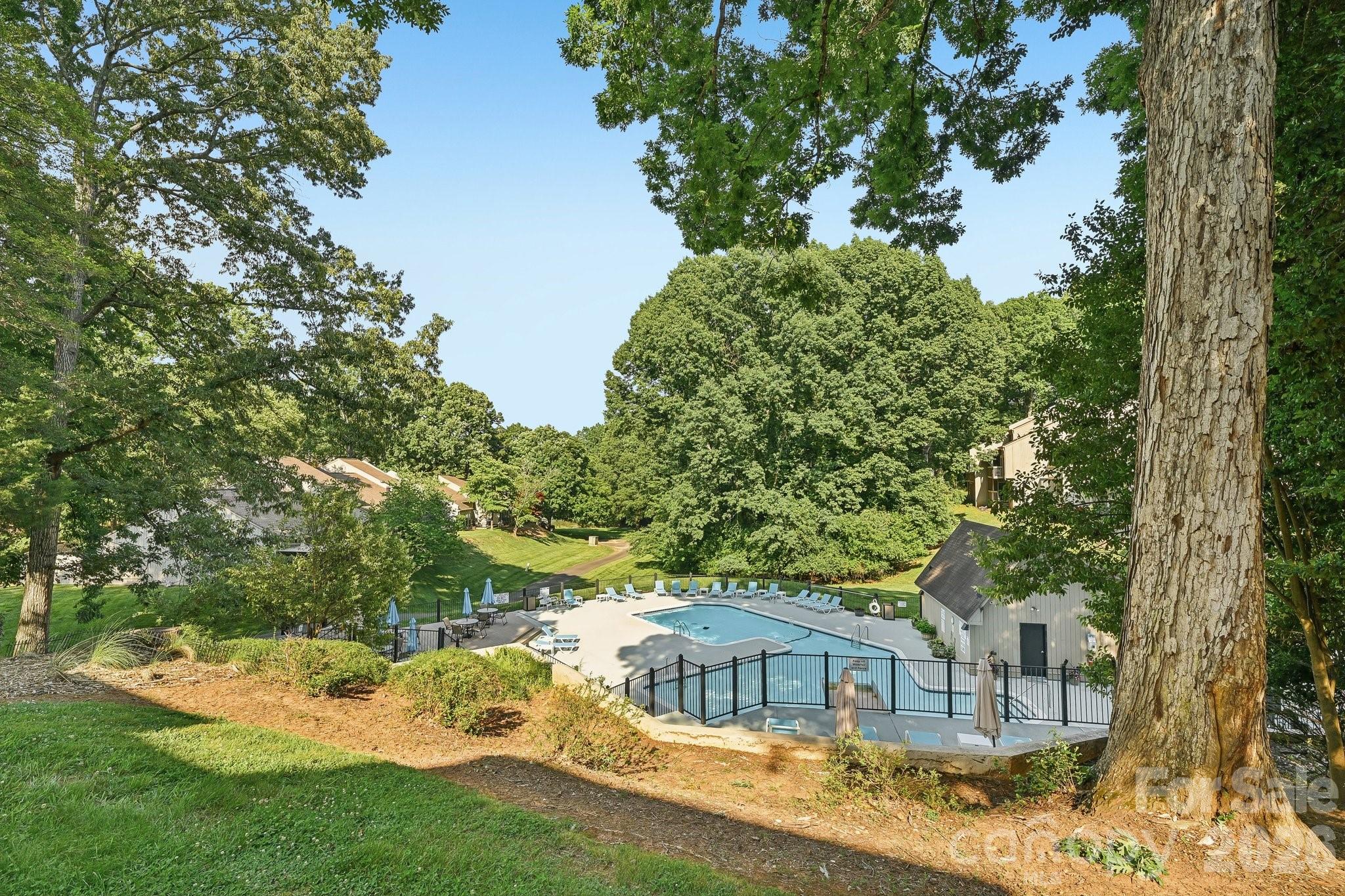 125 Pine Grove Circle Property Photo 46