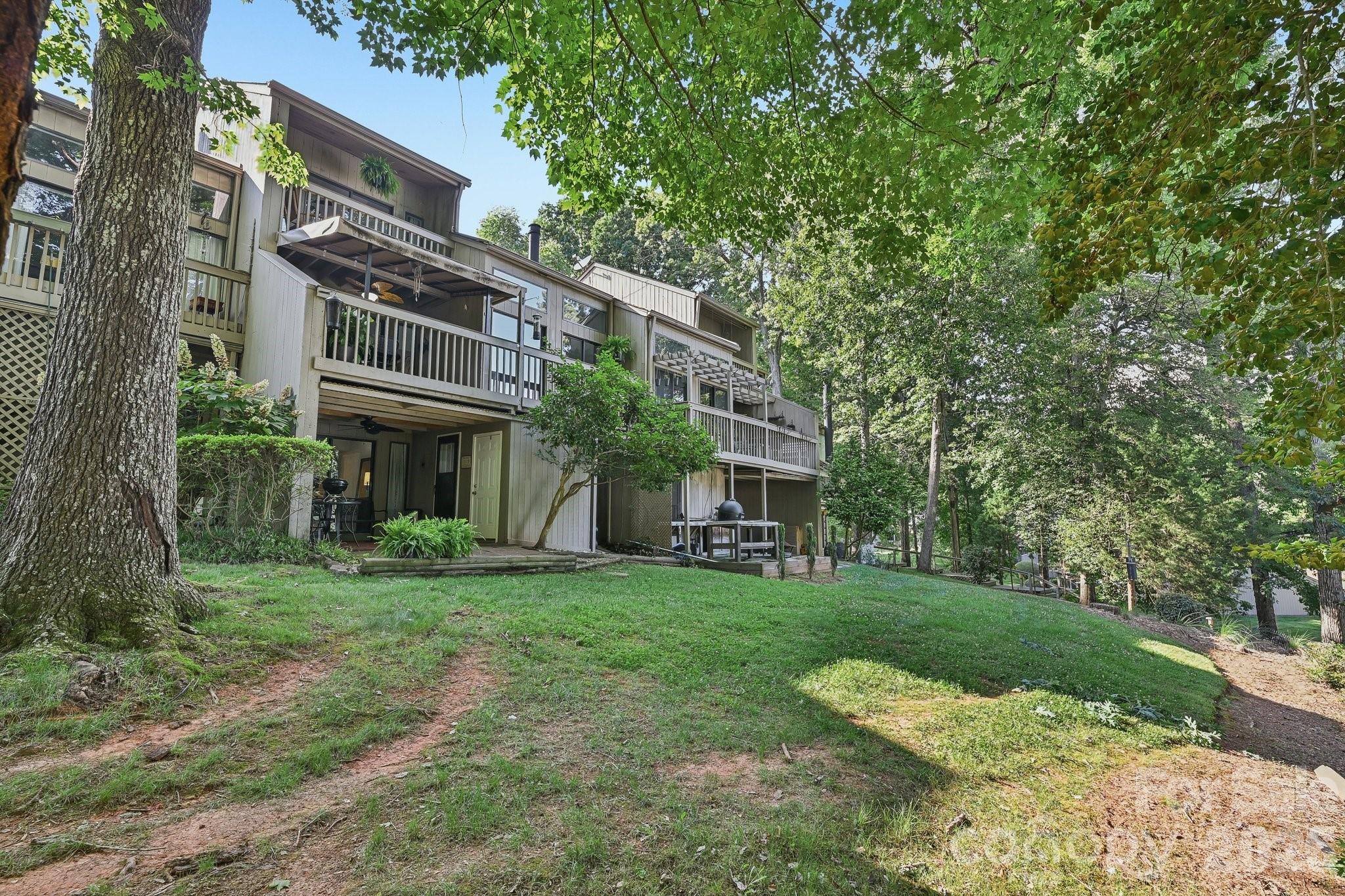 125 Pine Grove Circle Property Photo 47