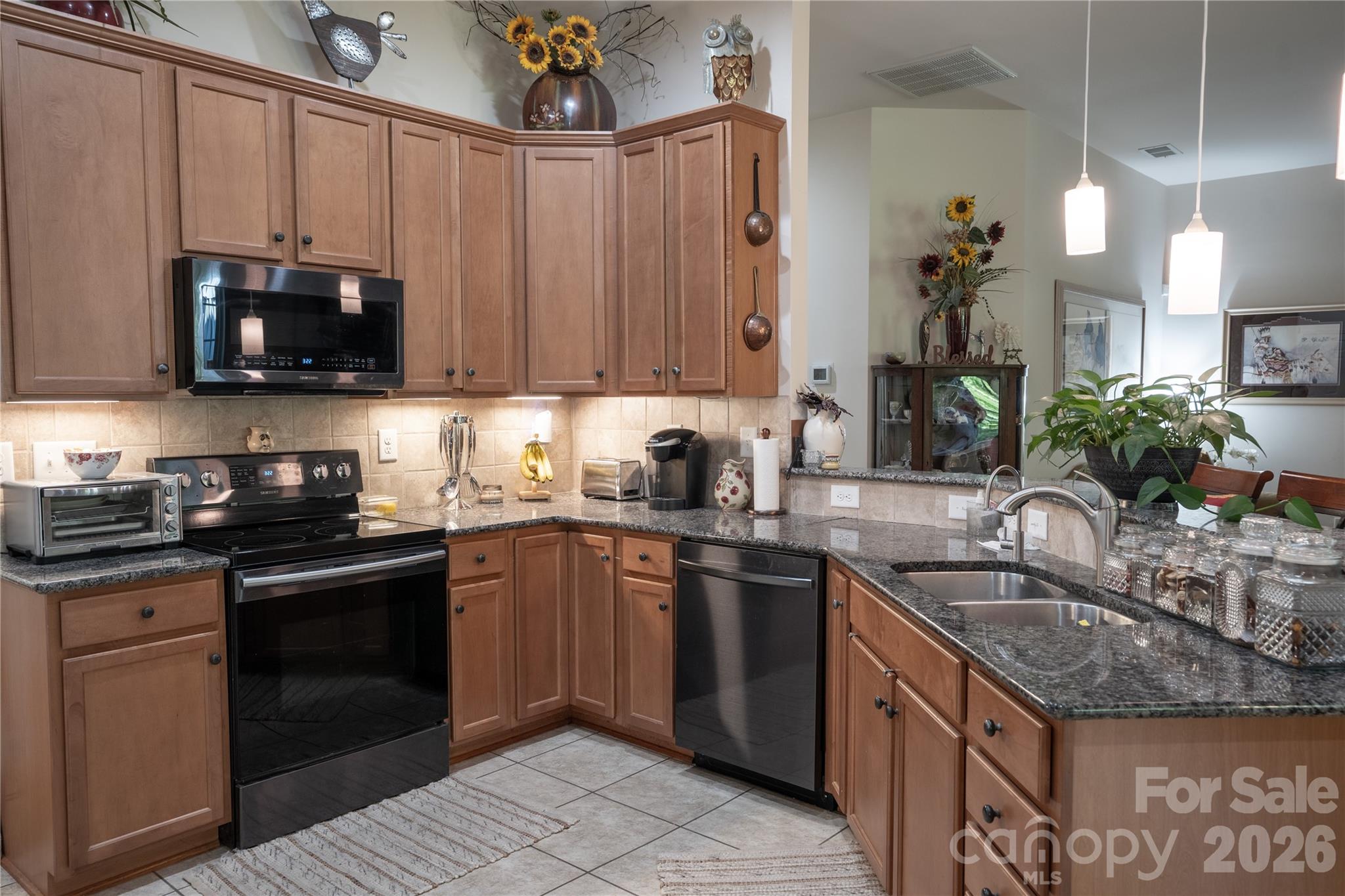 7661 Sellers Way Property Photo 2