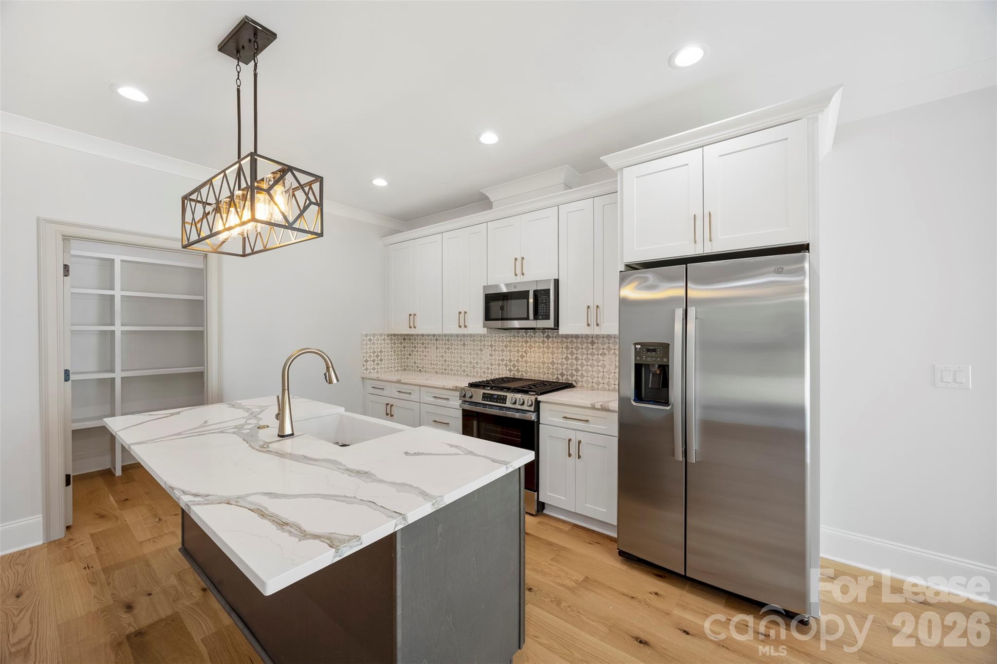 1329 Condon Street Property Photo 6