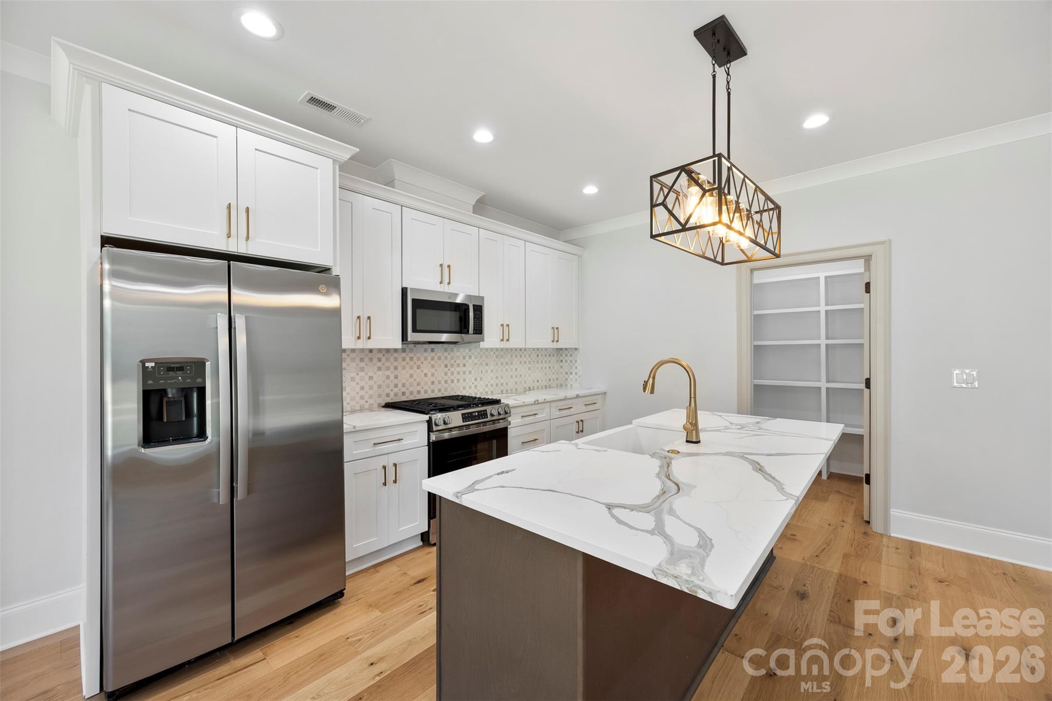 1331 Condon Street Property Photo 4
