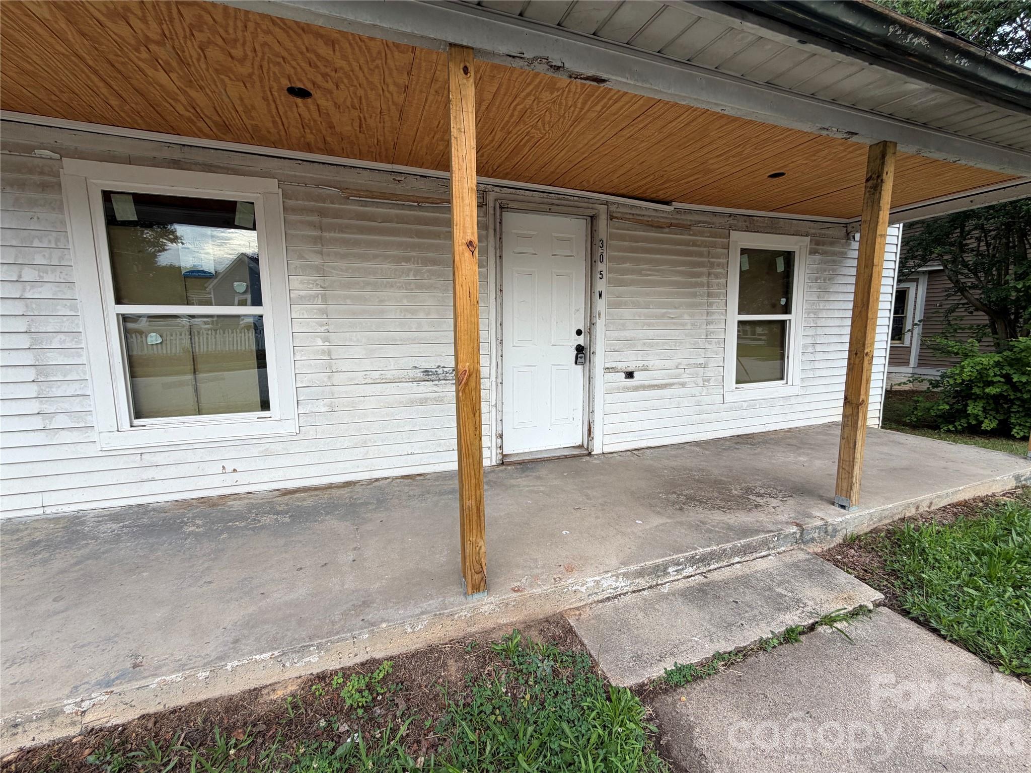 305 W Harrison Street Property Photo 3