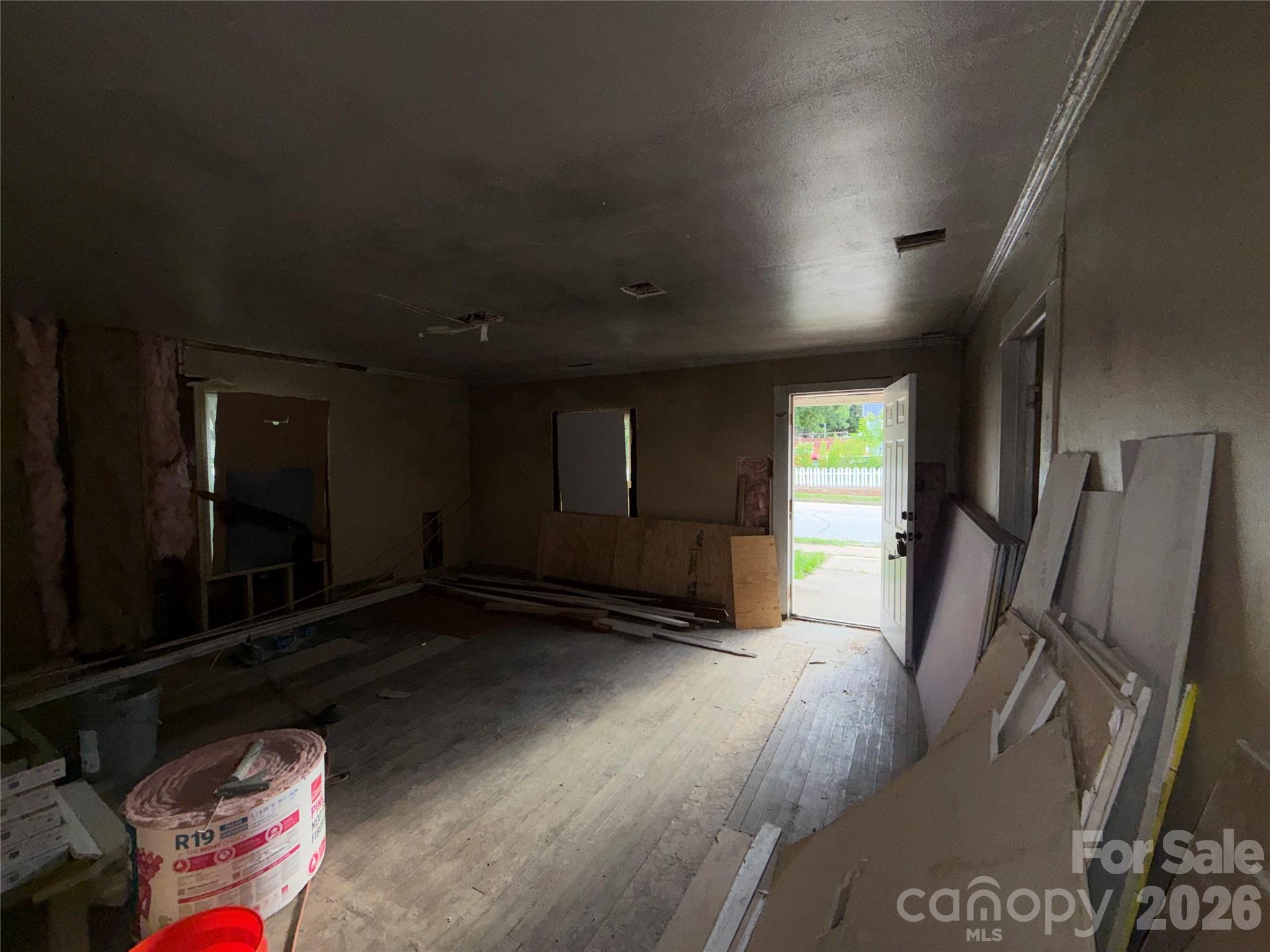 305 W Harrison Street Property Photo 8