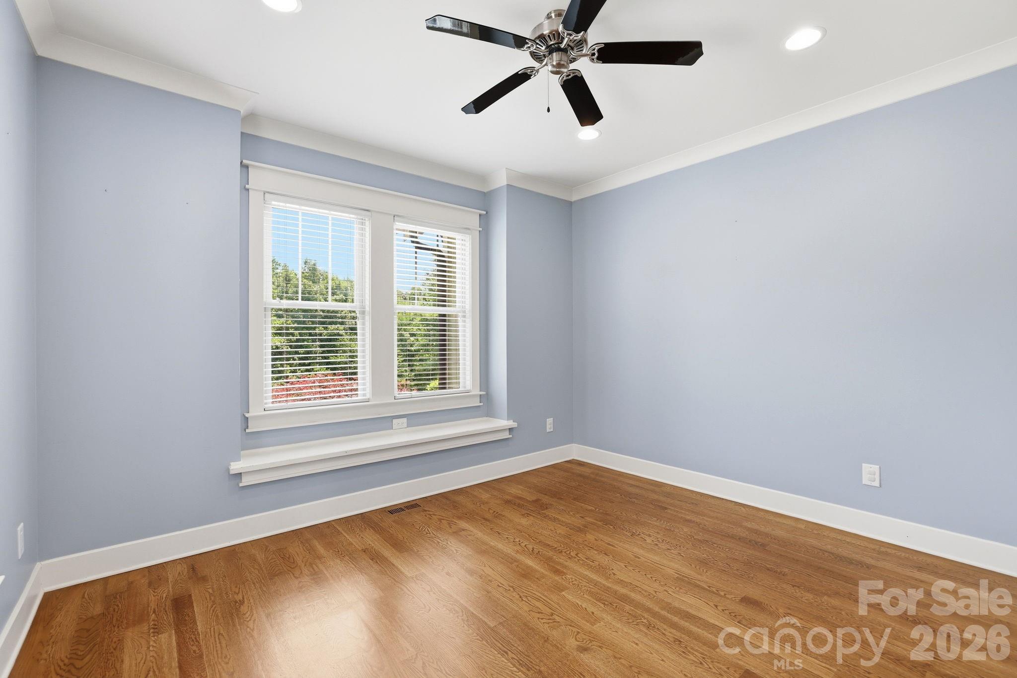 1104 Sawtooth Oak Lane Property Photo 9