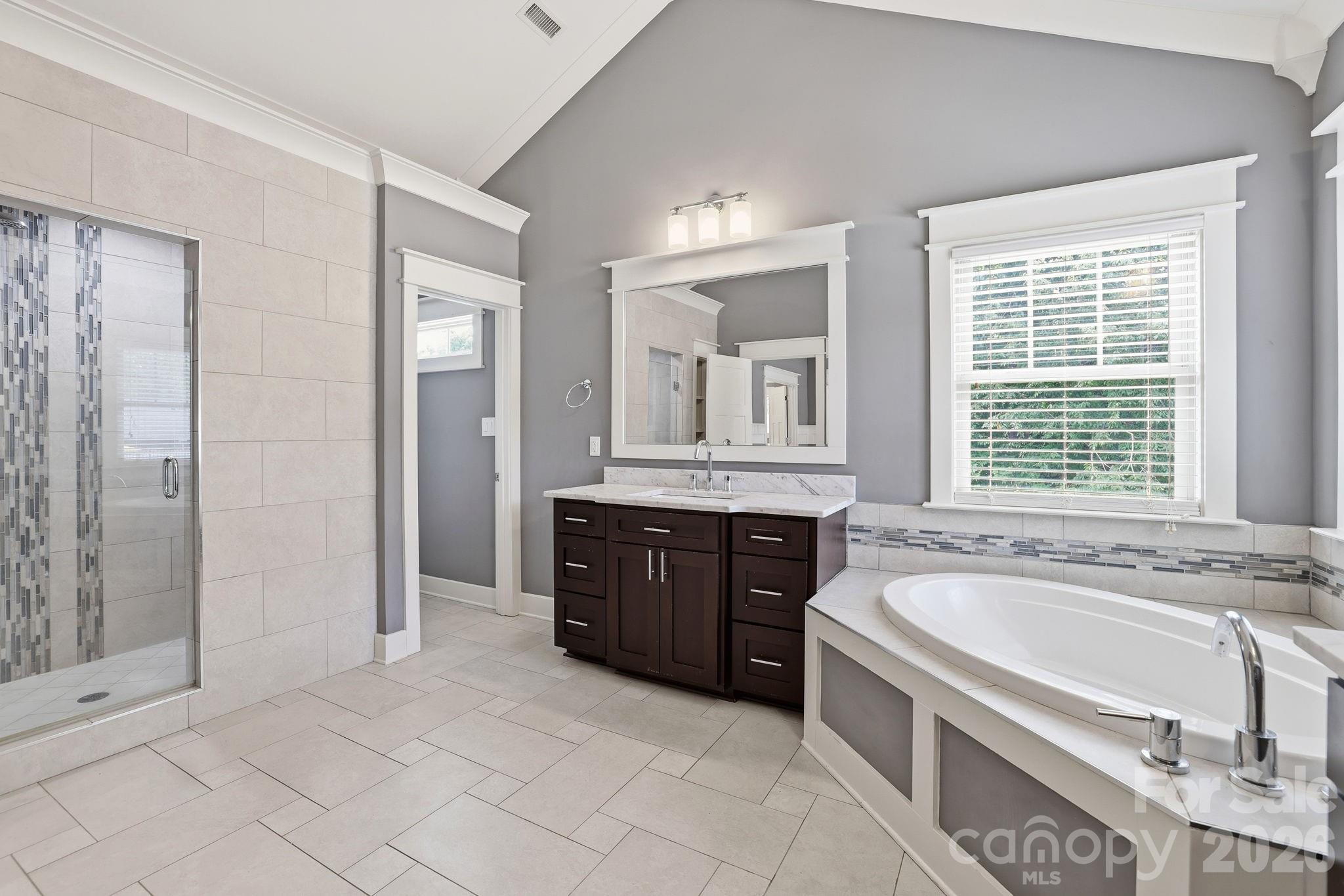 1104 Sawtooth Oak Lane Property Photo 27