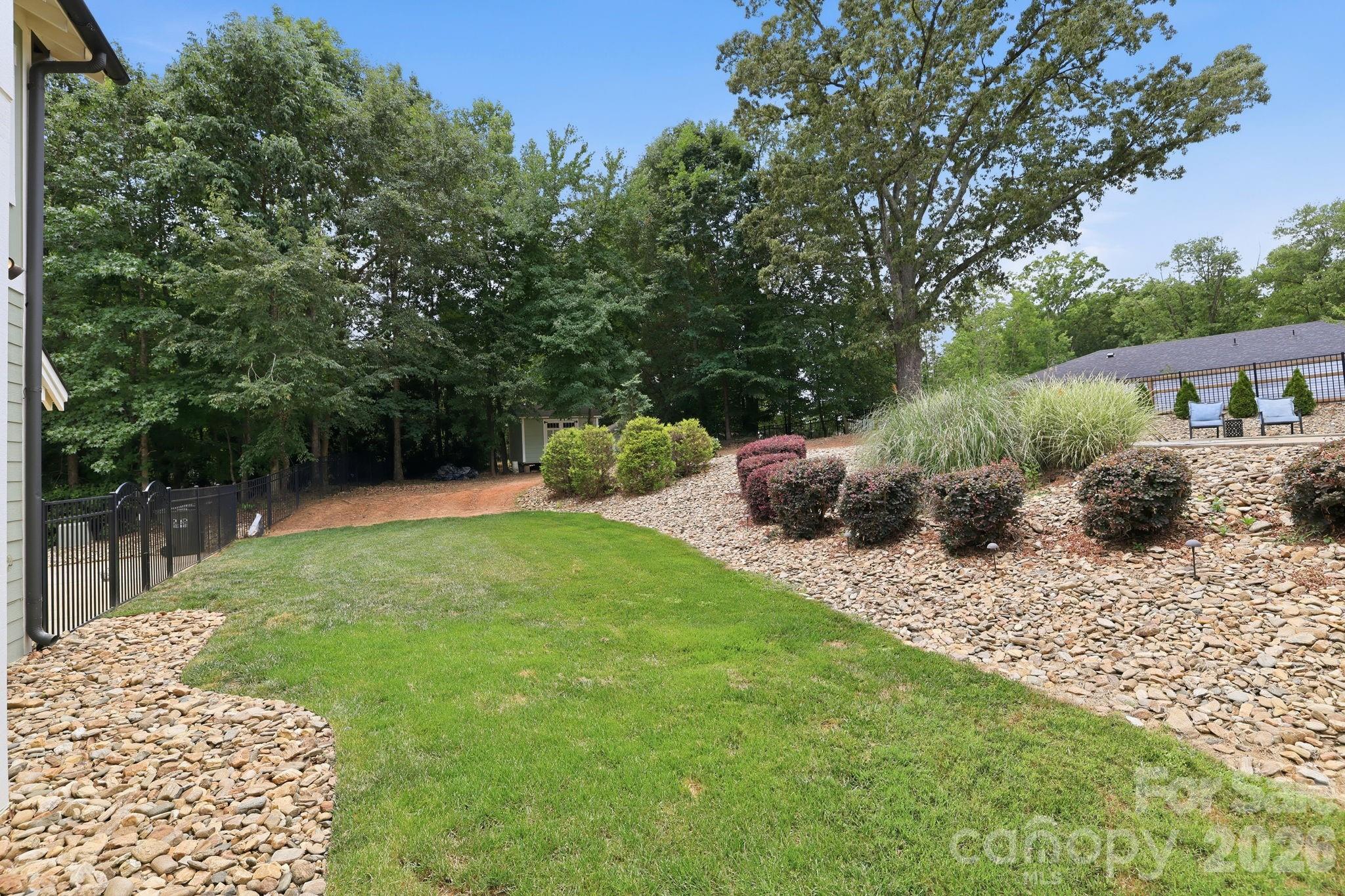 1104 Sawtooth Oak Lane Property Photo 36