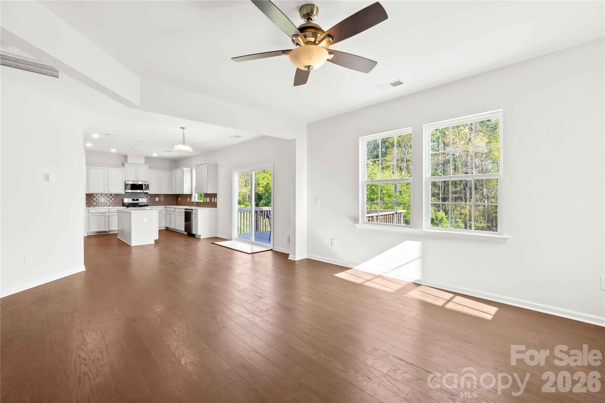 1072 Willow Bend Drive Property Photo 10