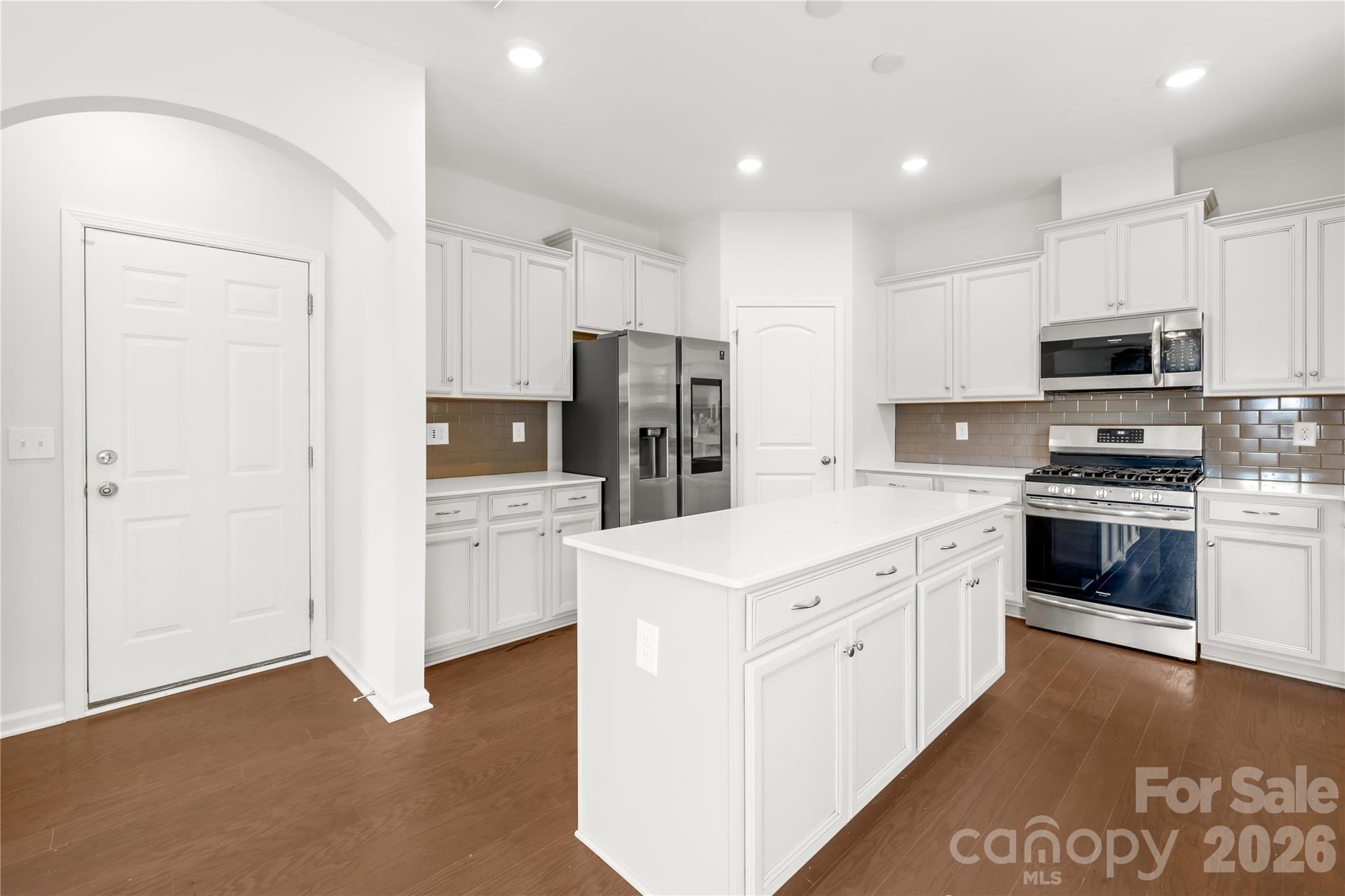 1072 Willow Bend Drive Property Photo 13