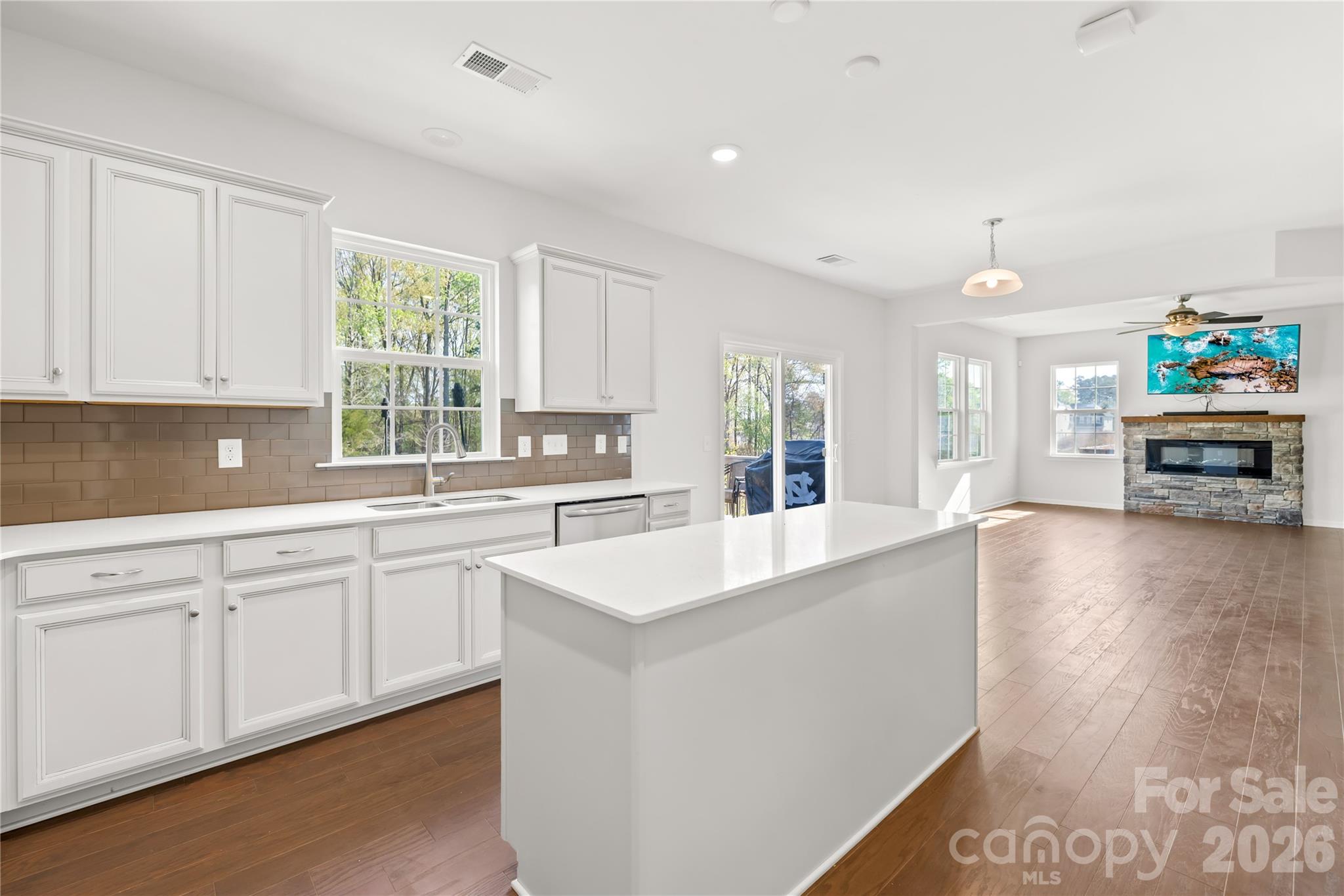 1072 Willow Bend Drive Property Photo 14