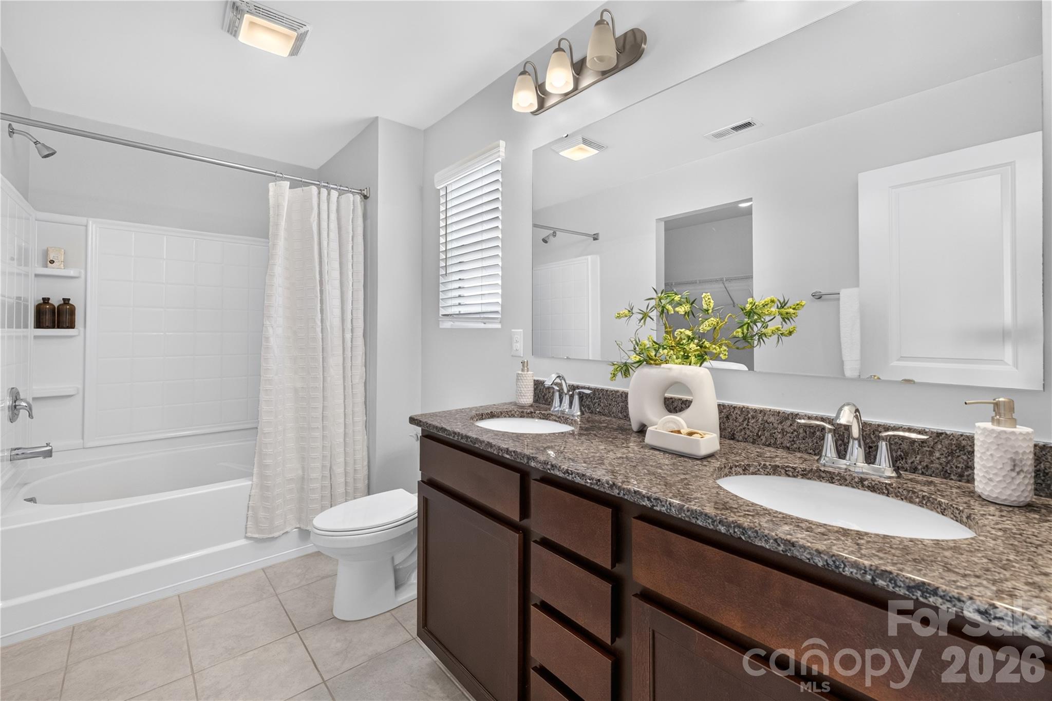 122 Canada Drive 44 Property Photo 25