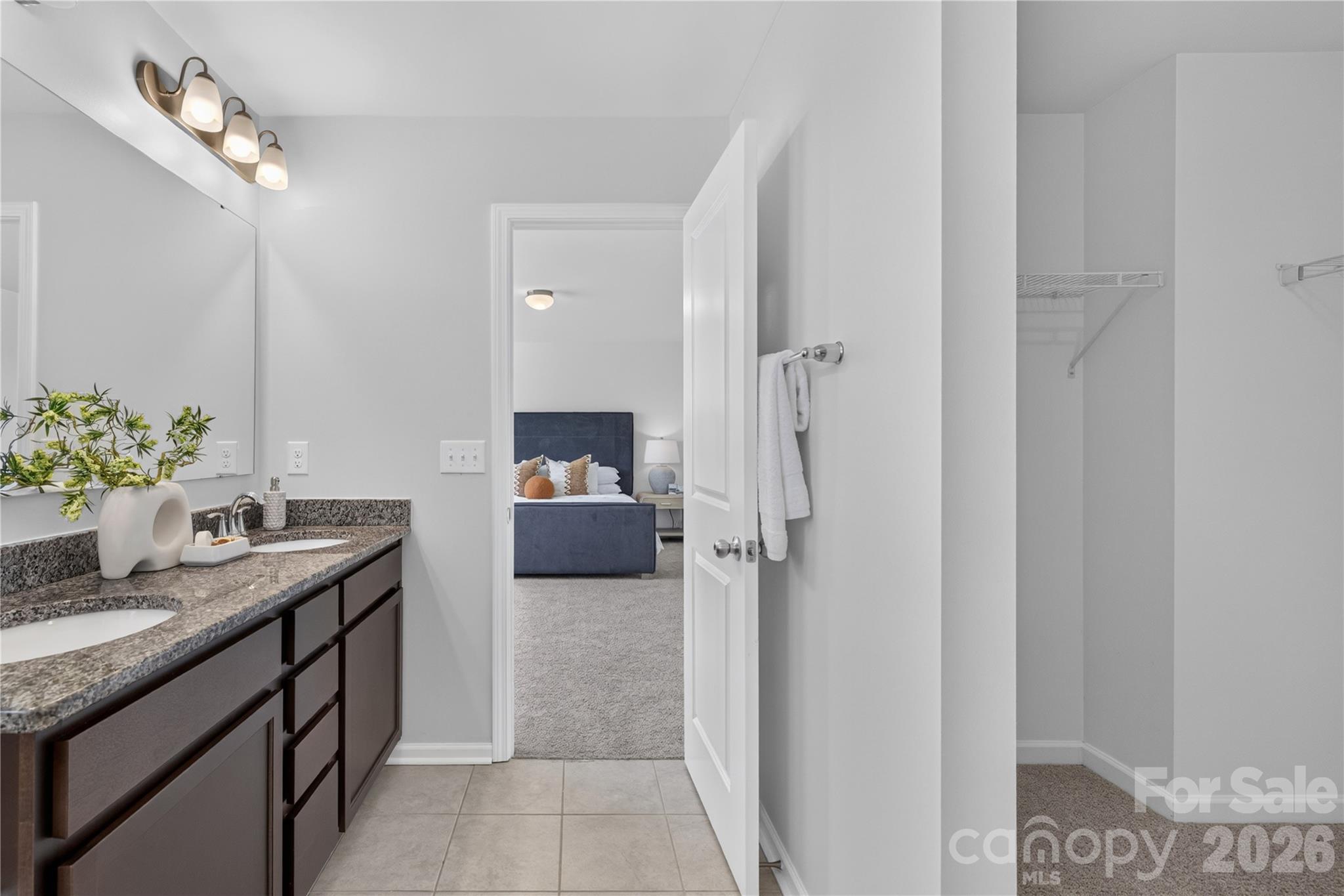 122 Canada Drive 44 Property Photo 27
