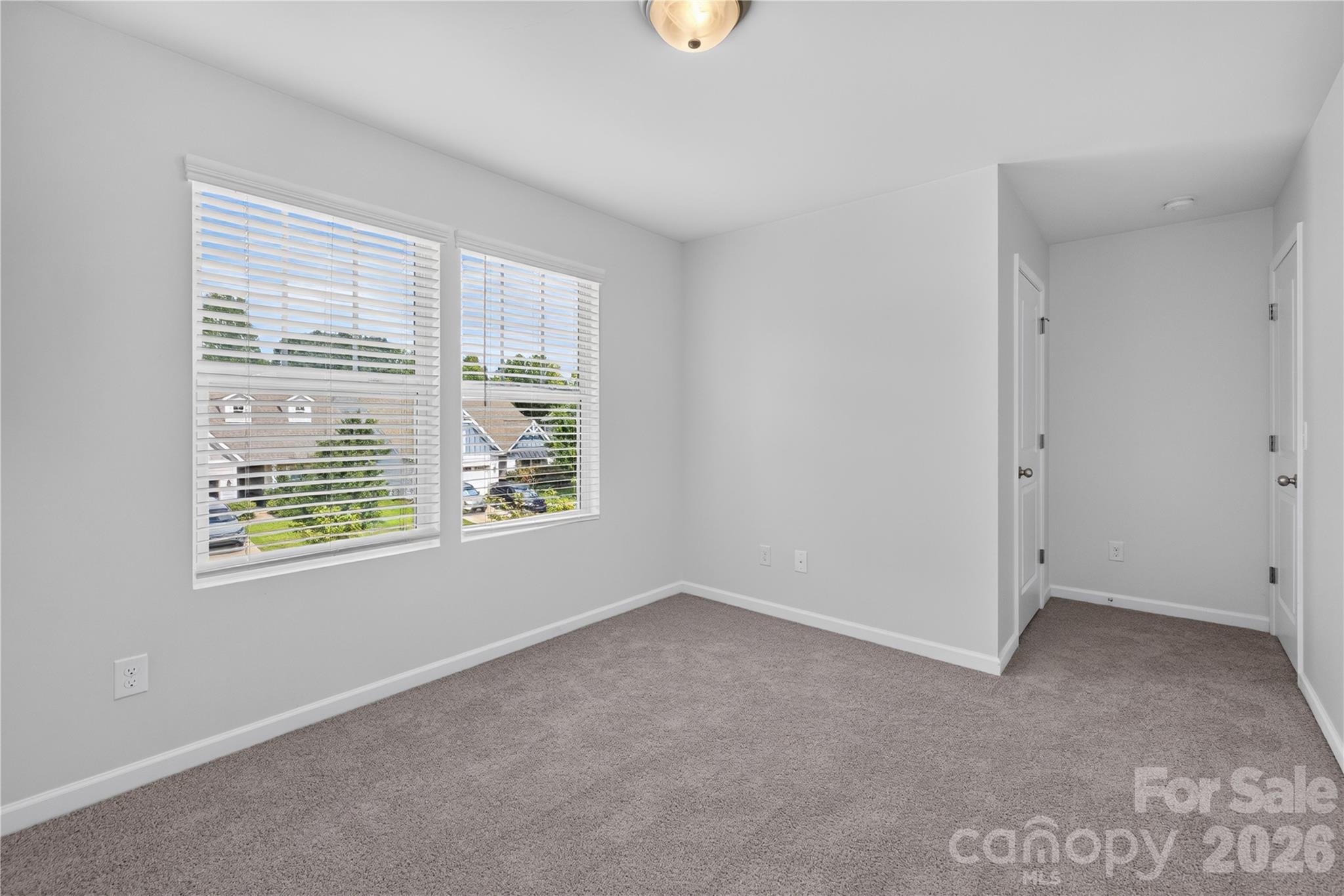 122 Canada Drive 44 Property Photo 28