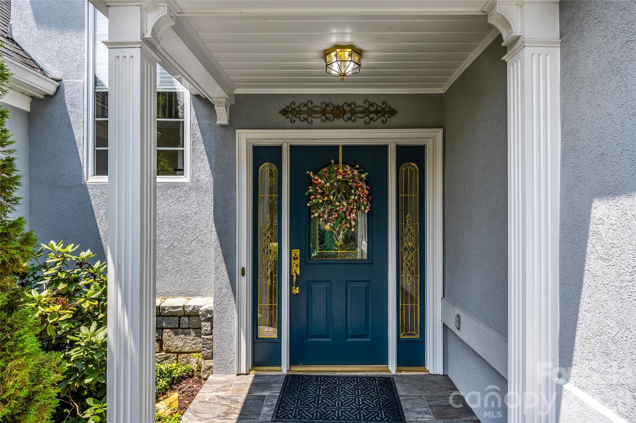 11 Tiverton Lane Property Photo 2