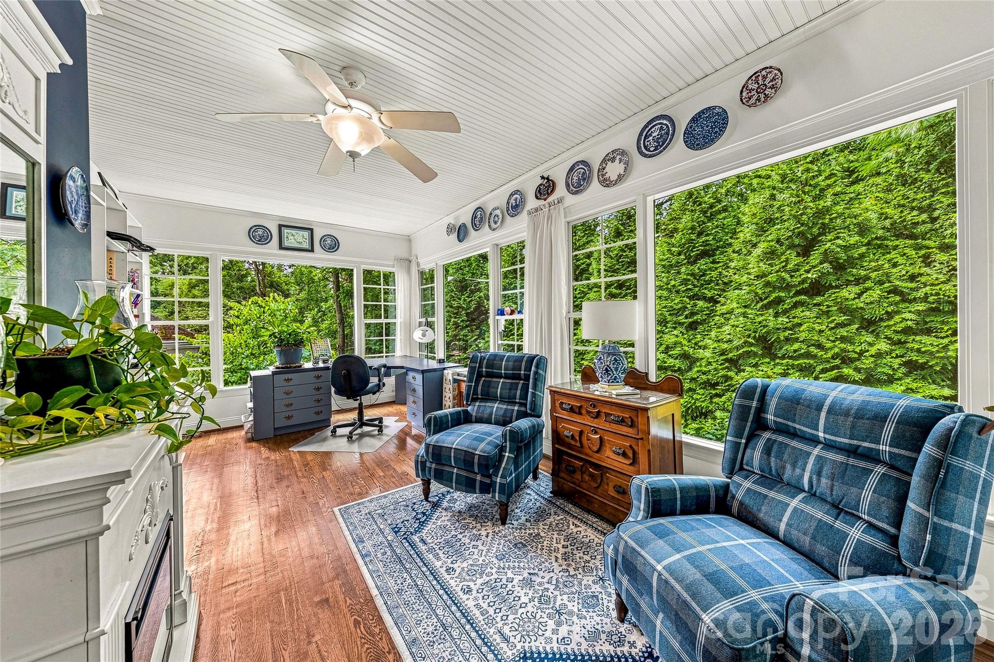 11 Tiverton Lane Property Photo 8