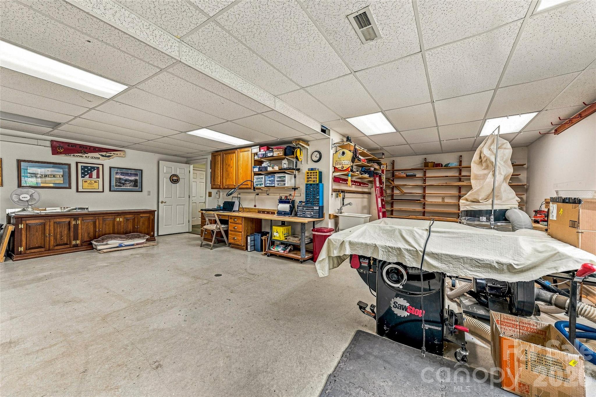 11 Tiverton Lane Property Photo 28