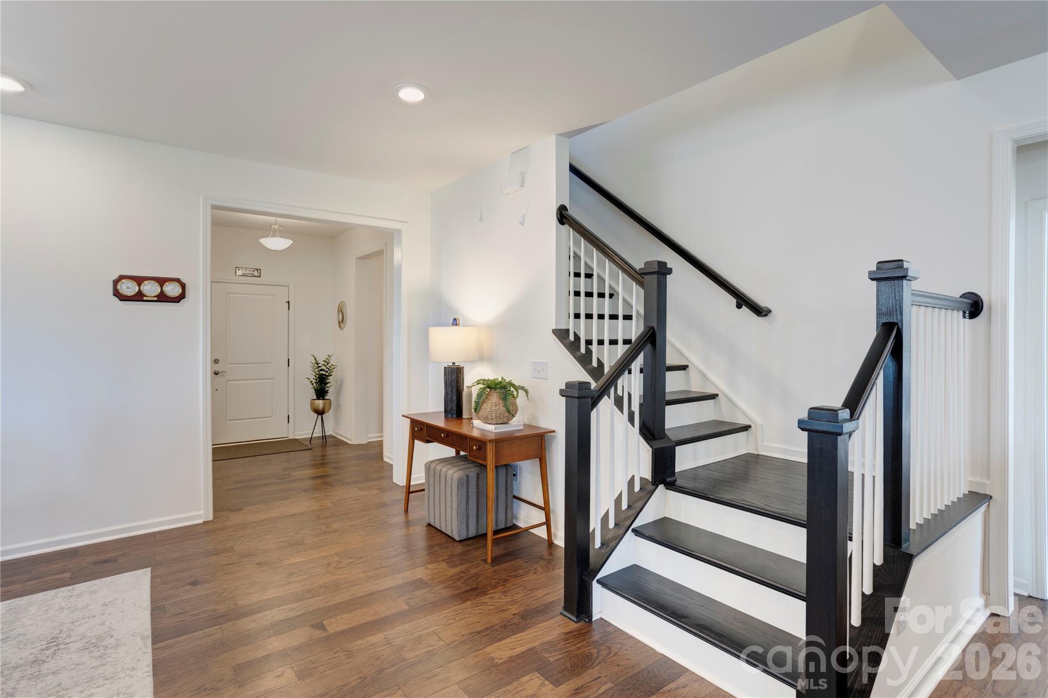 6319 Clarisse Drive Property Photo 2