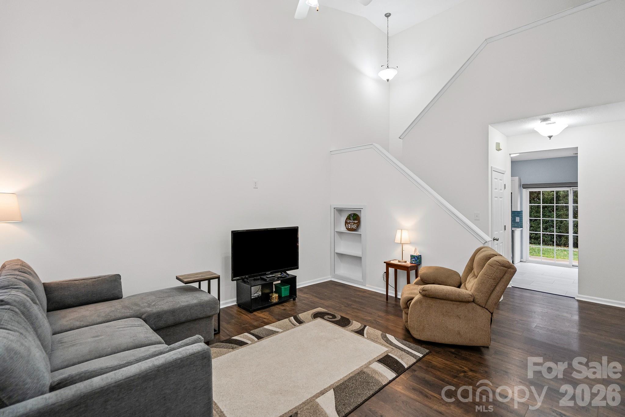 2737 Mill Valley Court Property Photo 3