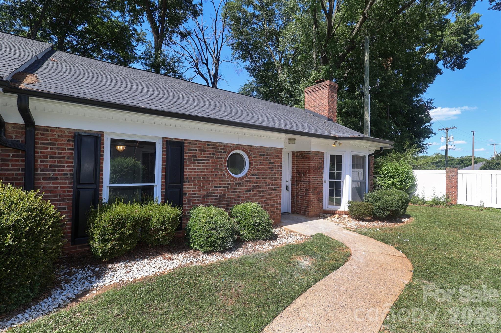 1214 E Franklin Boulevard A Property Photo 3