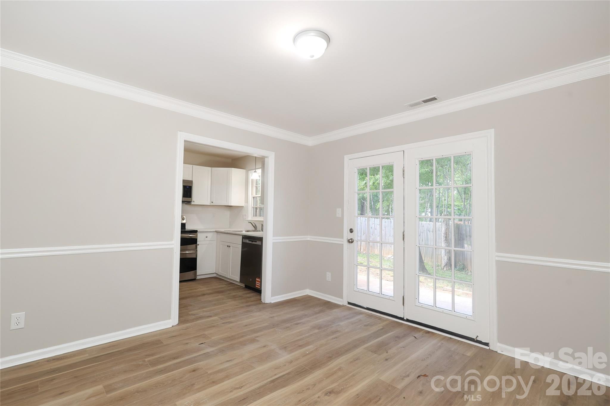 1214 E Franklin Boulevard A Property Photo 8