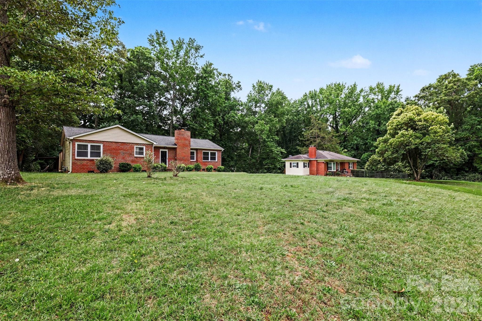 217 Oakwood Avenue Property Photo 3