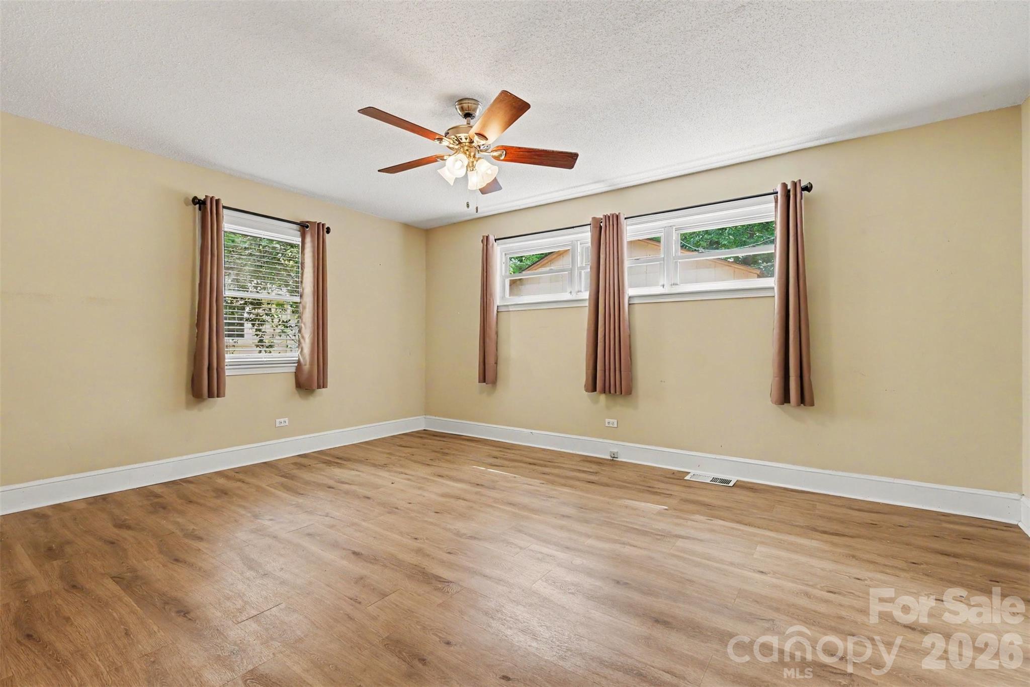 217 Oakwood Avenue Property Photo 29